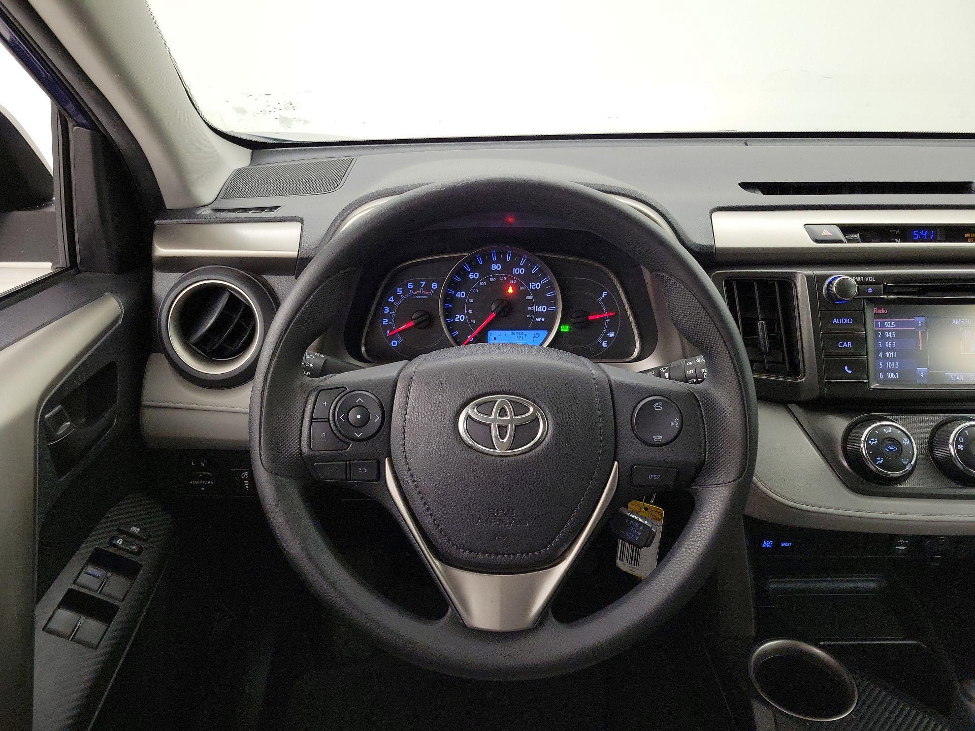 Thumbnail: 2015 Toyota RAV4 - 10