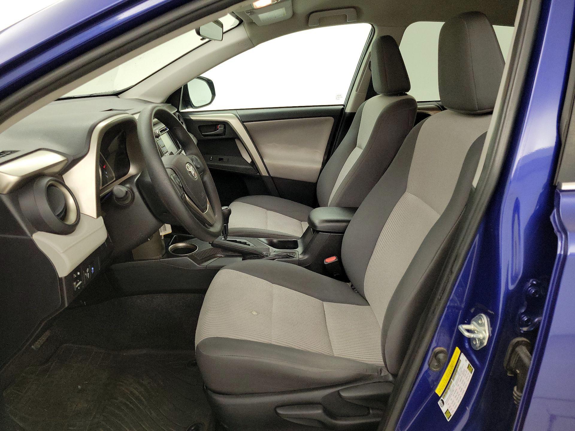 Thumbnail: 2015 Toyota RAV4 - 11