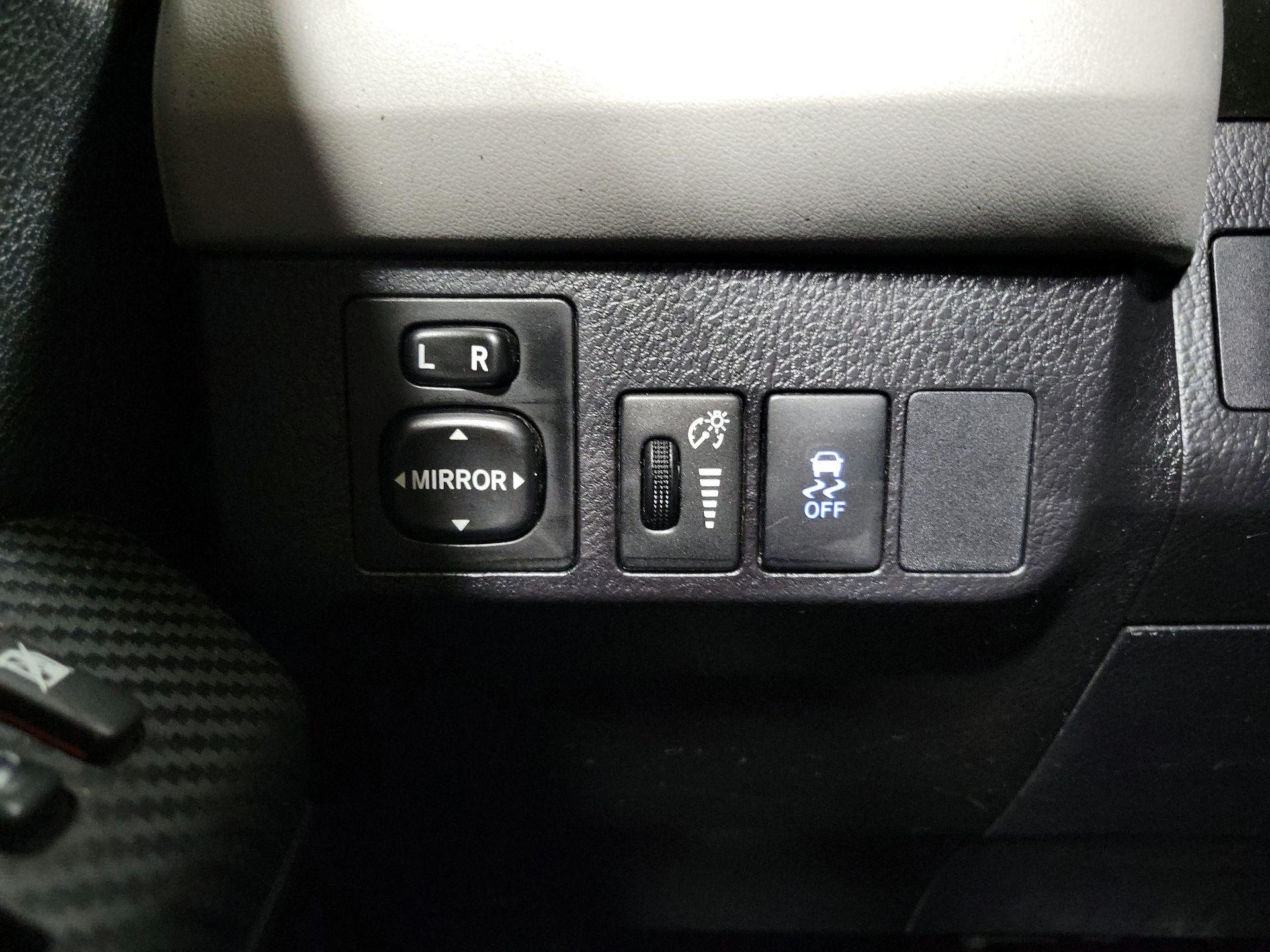 Thumbnail: 2015 Toyota RAV4 - 13