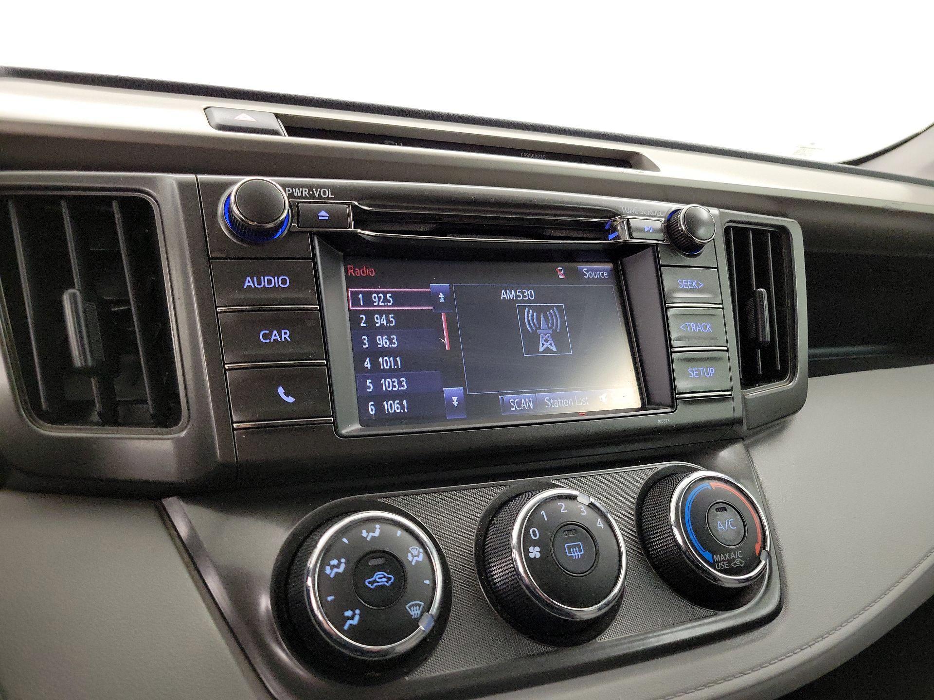 Thumbnail: 2015 Toyota RAV4 - 15