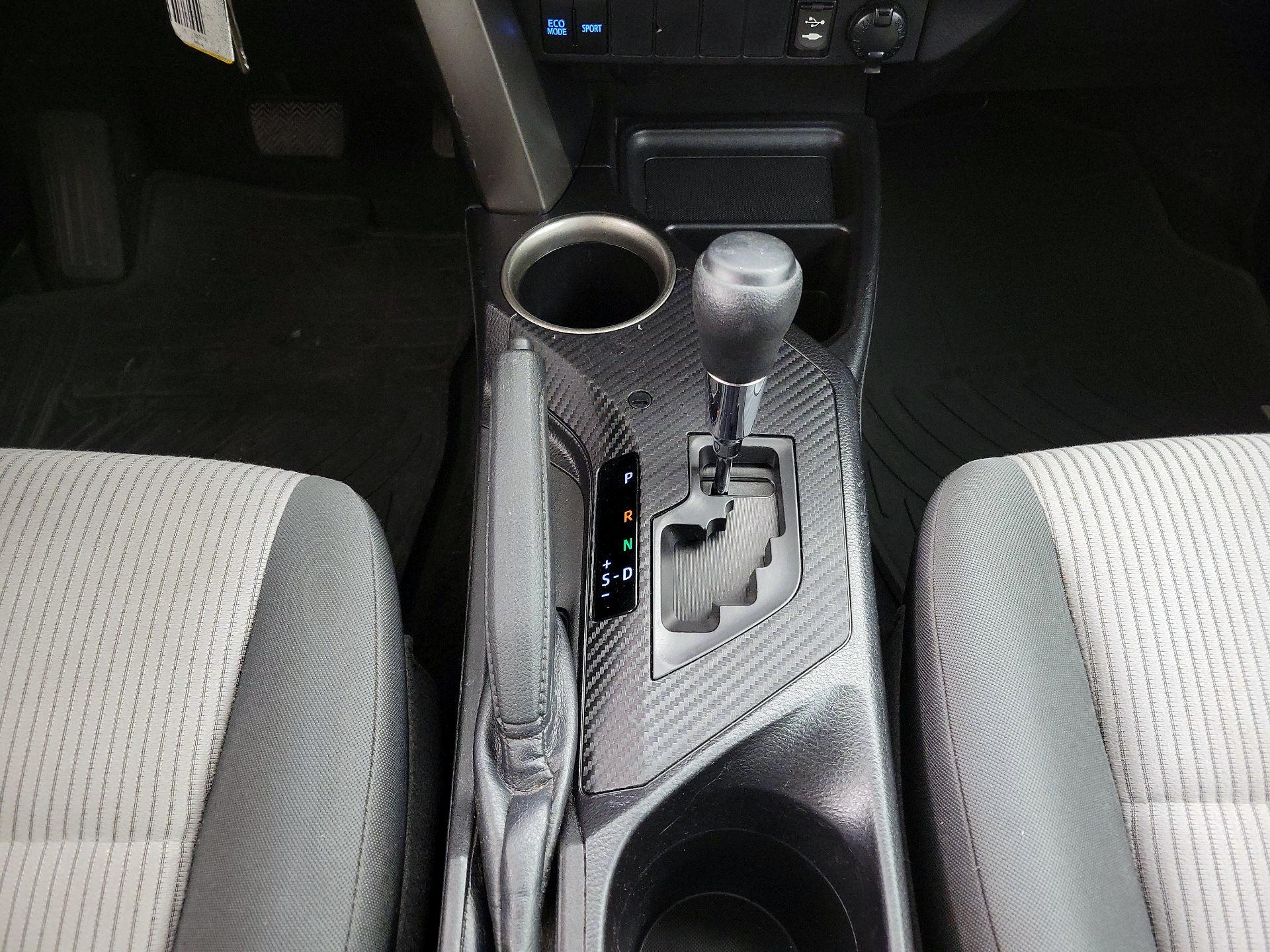 Thumbnail: 2015 Toyota RAV4 - 17