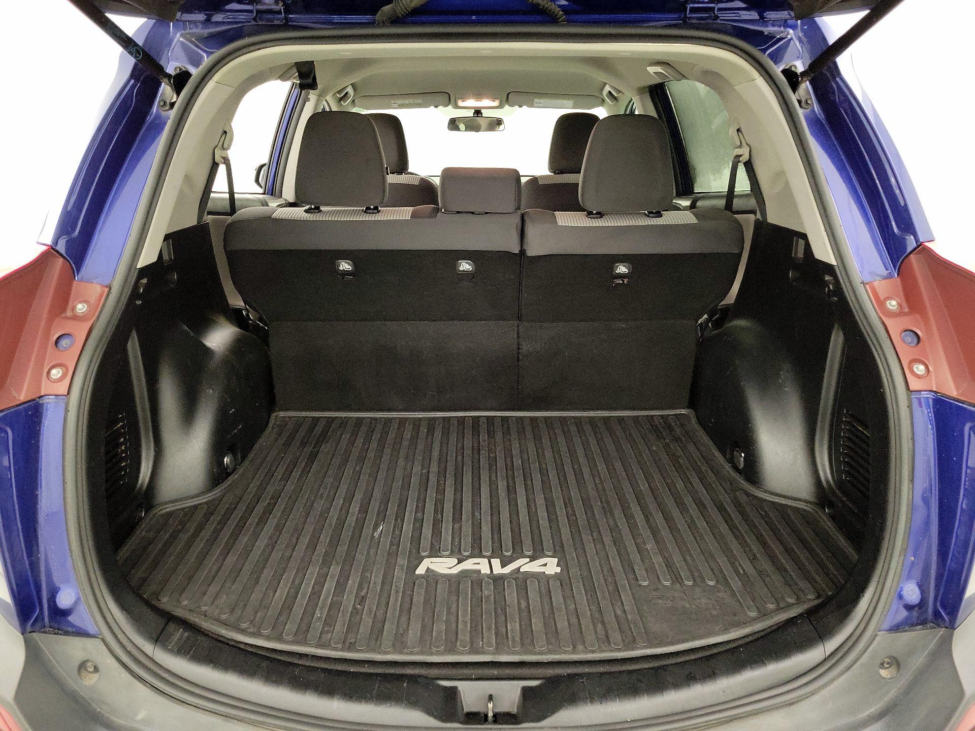 Thumbnail: 2015 Toyota RAV4 - 19