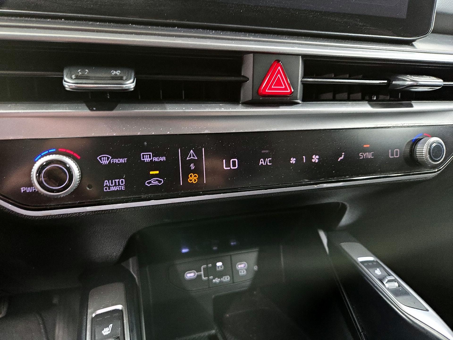 Thumbnail: 2024 Kia Sorento - 17