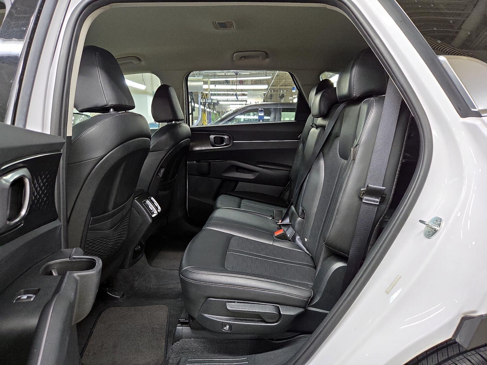 Thumbnail: 2024 Kia Sorento - 20