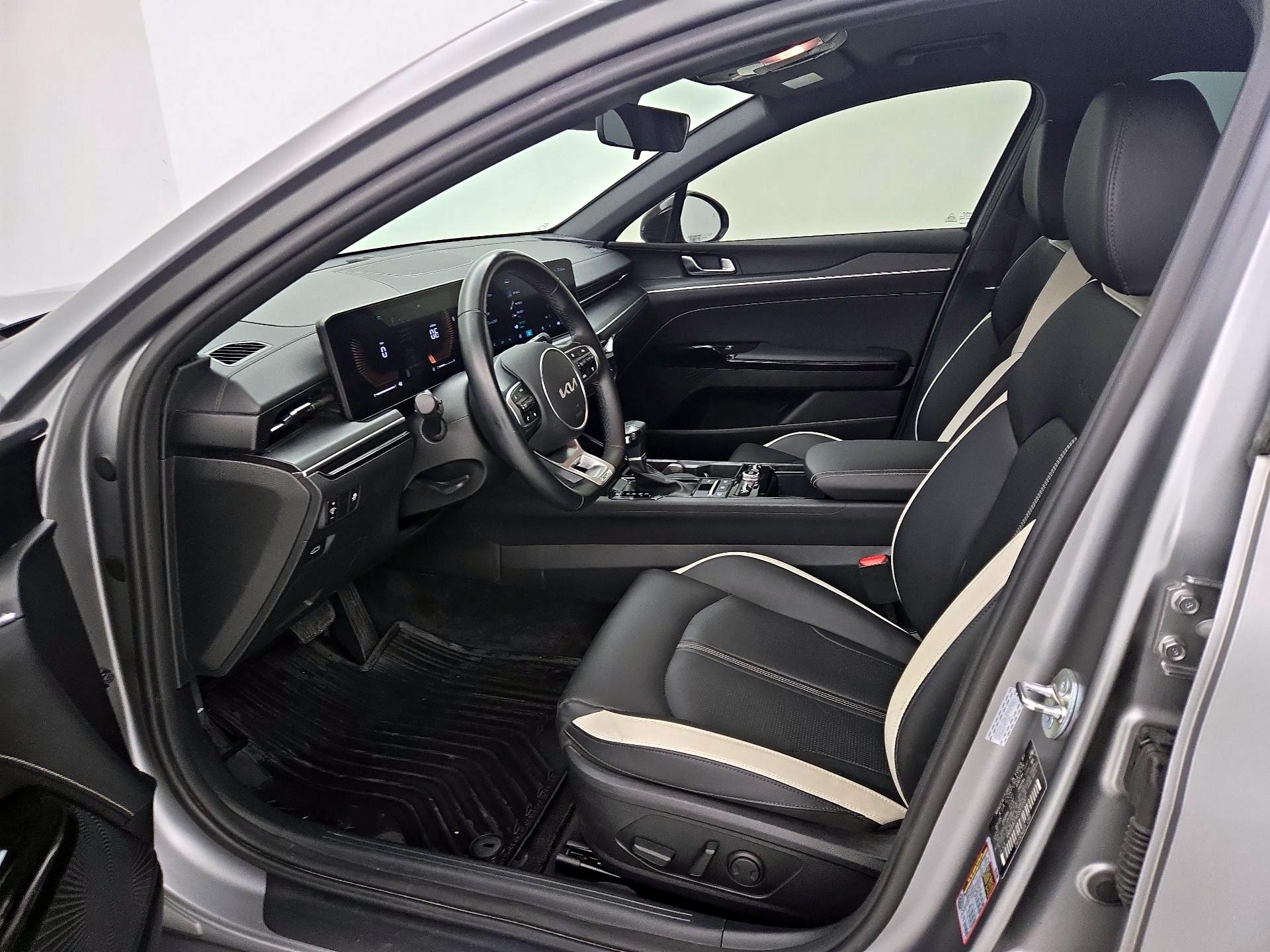 Thumbnail: 2025 Kia K5 - 11