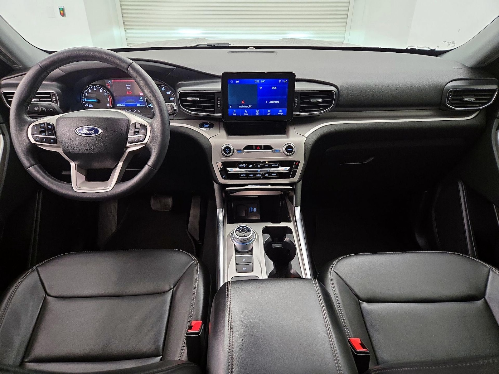 2023 Ford Explorer XLT - Photo 10