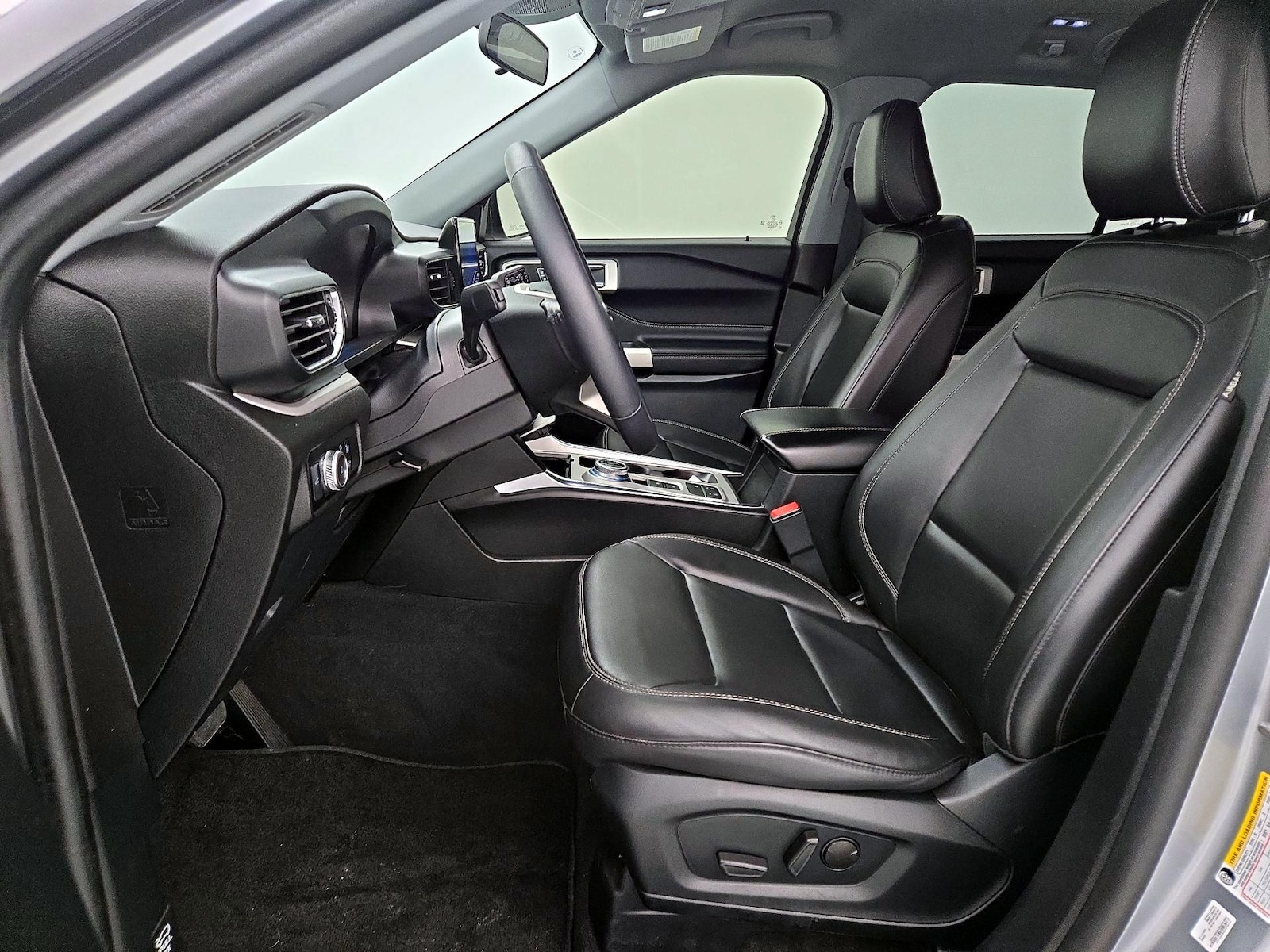 2023 Ford Explorer XLT - Photo 12