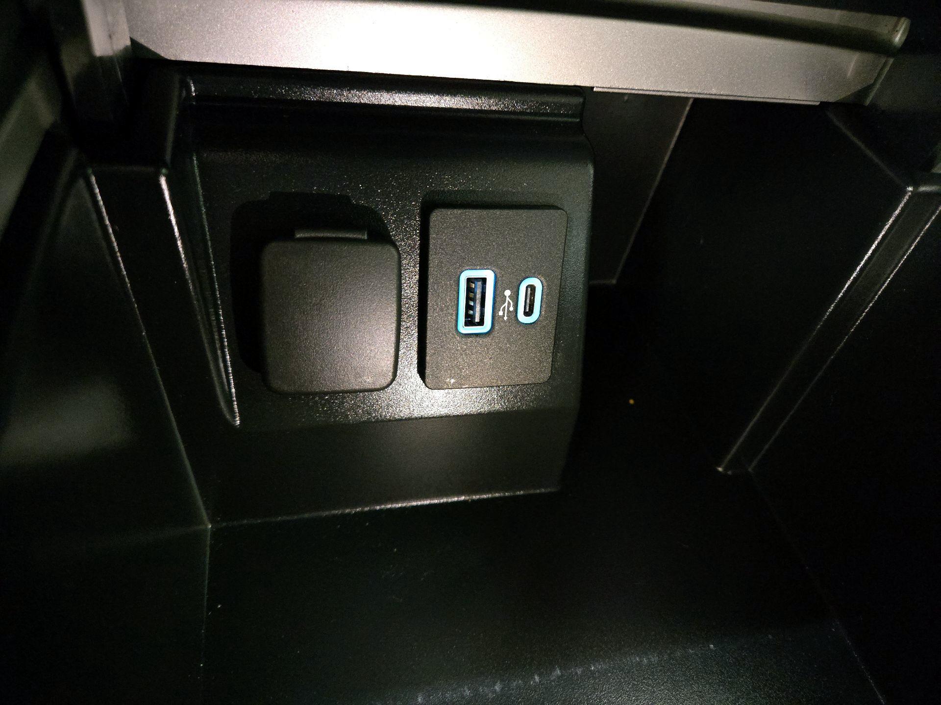 Thumbnail: 2023 Ford Explorer - 19