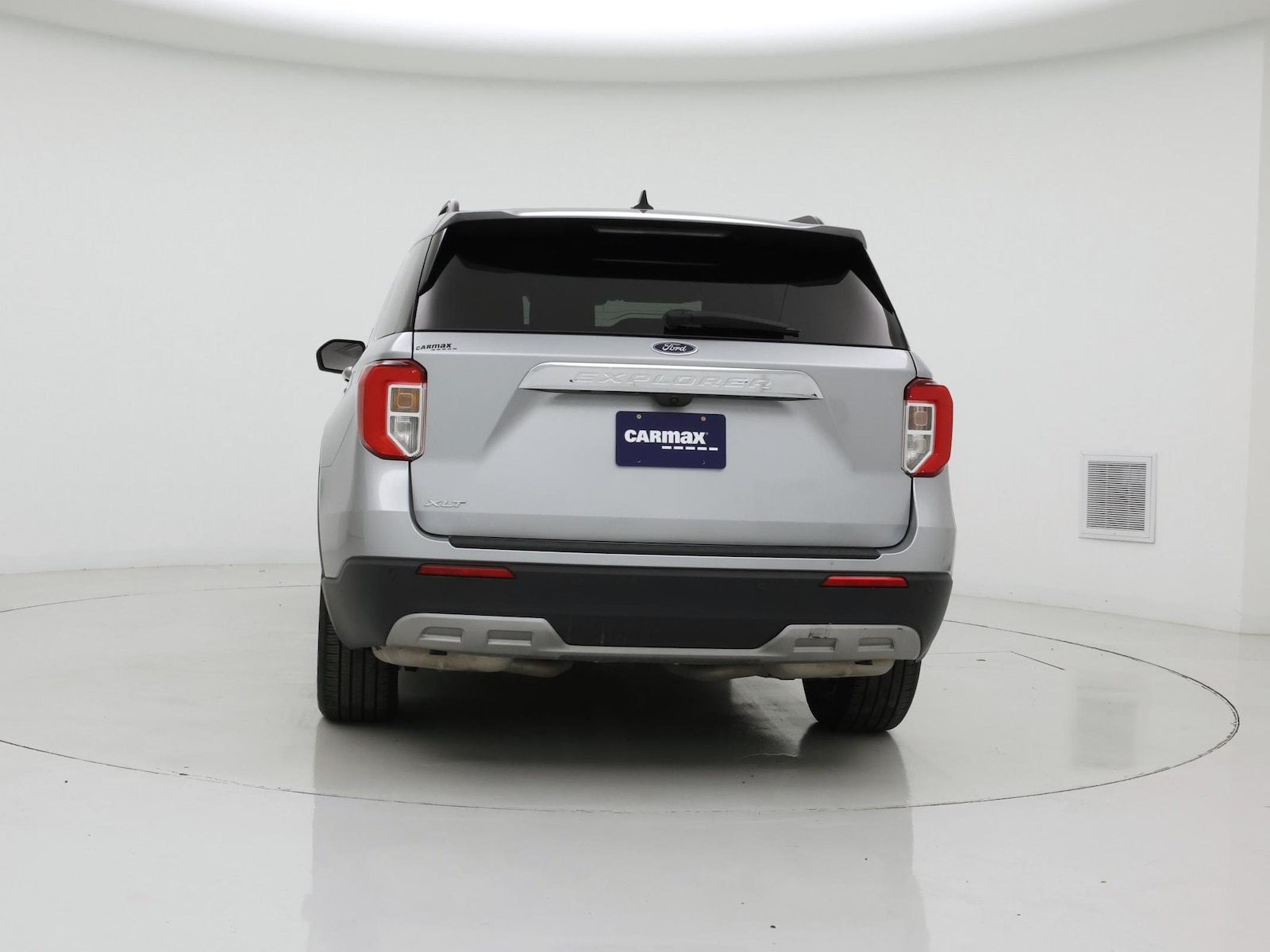 2023 Ford Explorer XLT - Photo 7