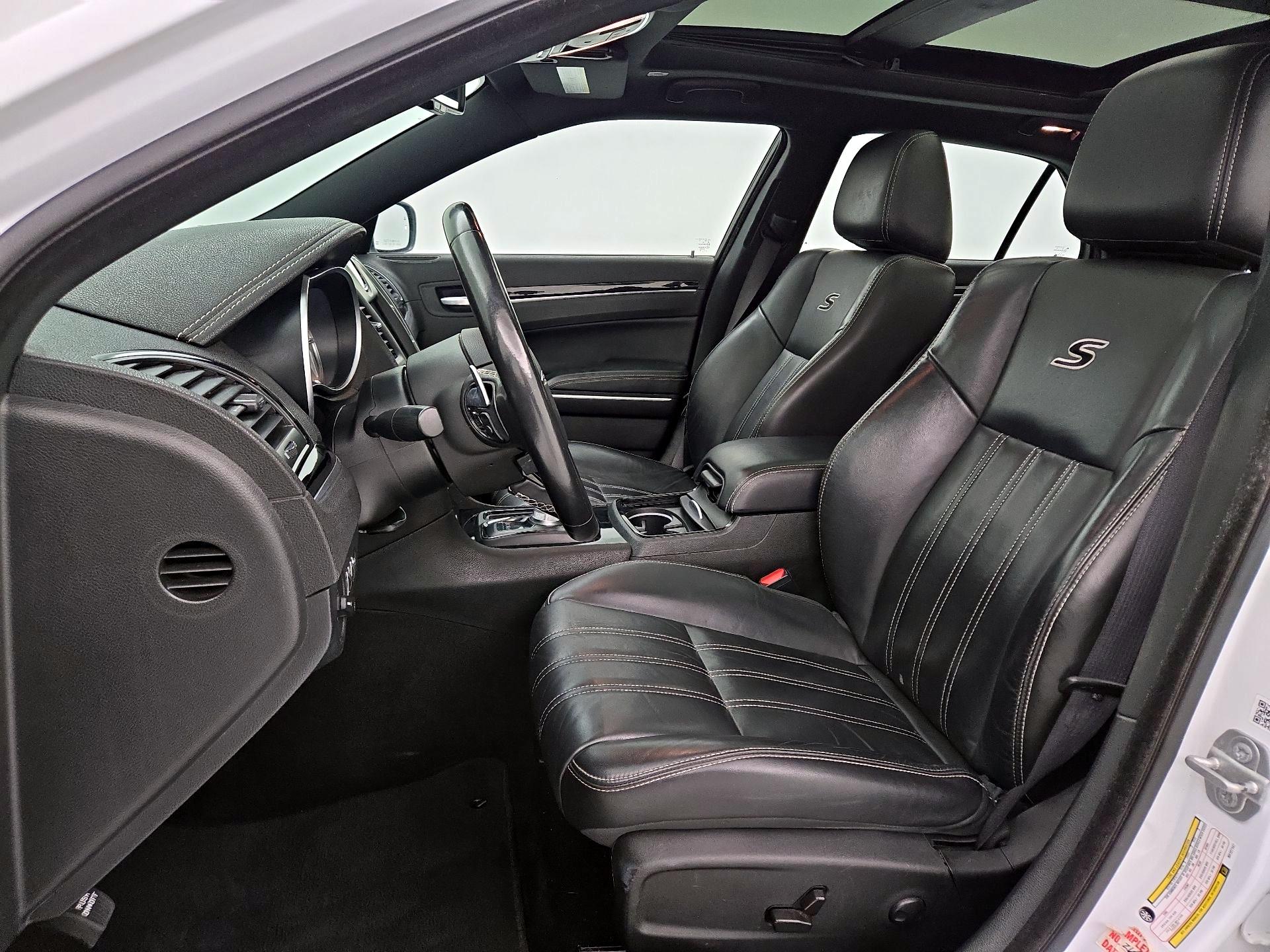 Thumbnail: 2022 Chrysler 300 - 11