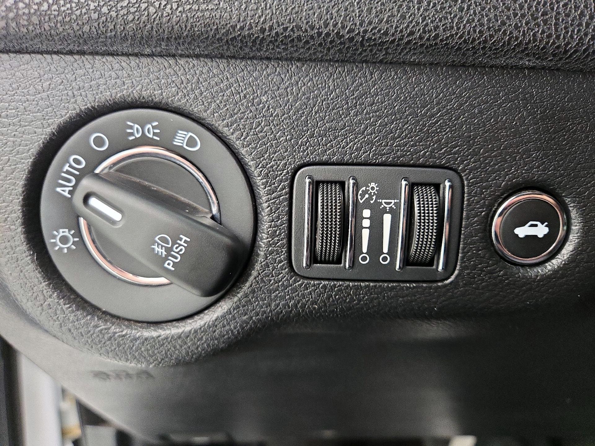 Thumbnail: 2022 Chrysler 300 - 13