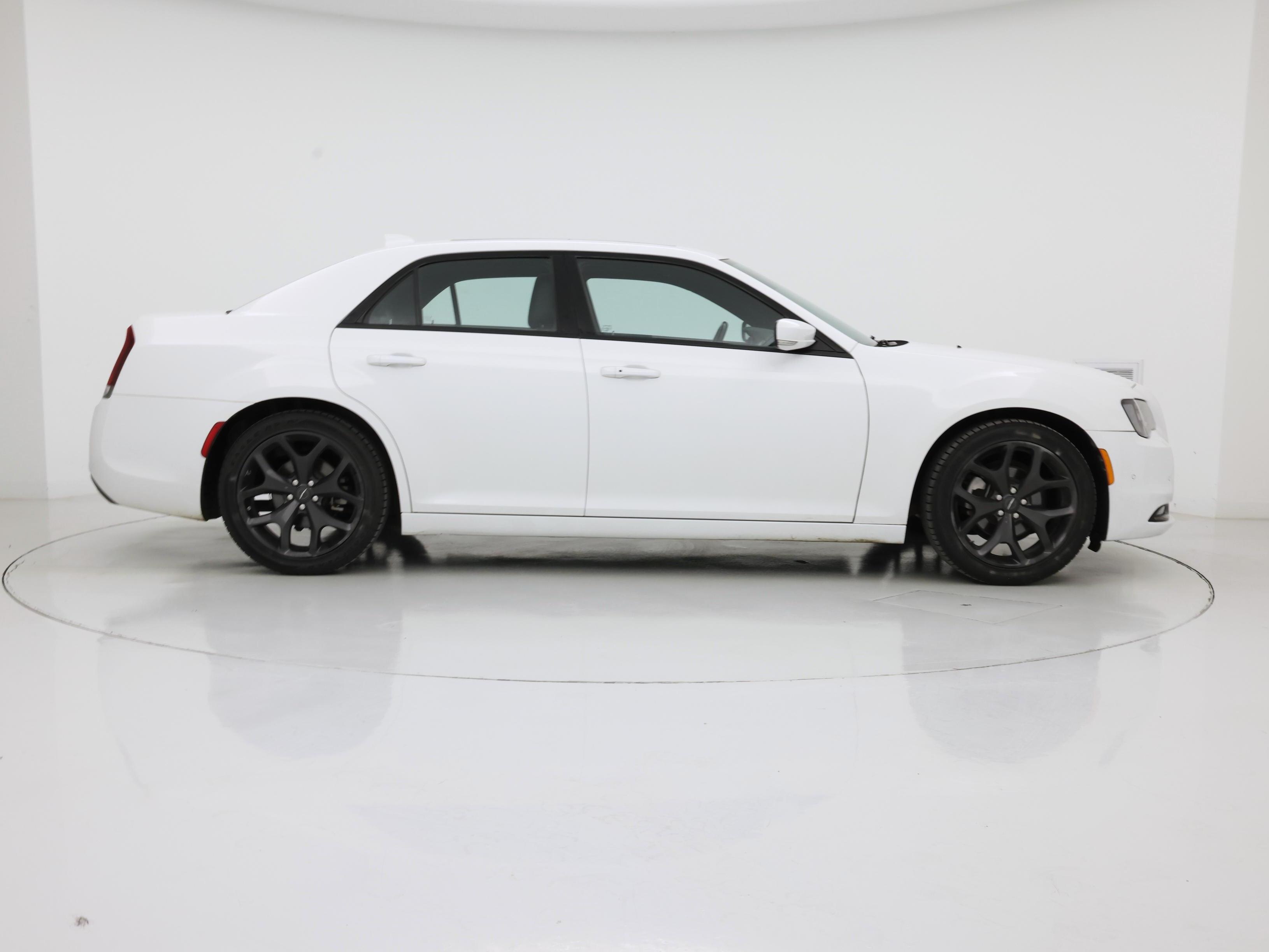 Thumbnail: 2022 Chrysler 300 - 7