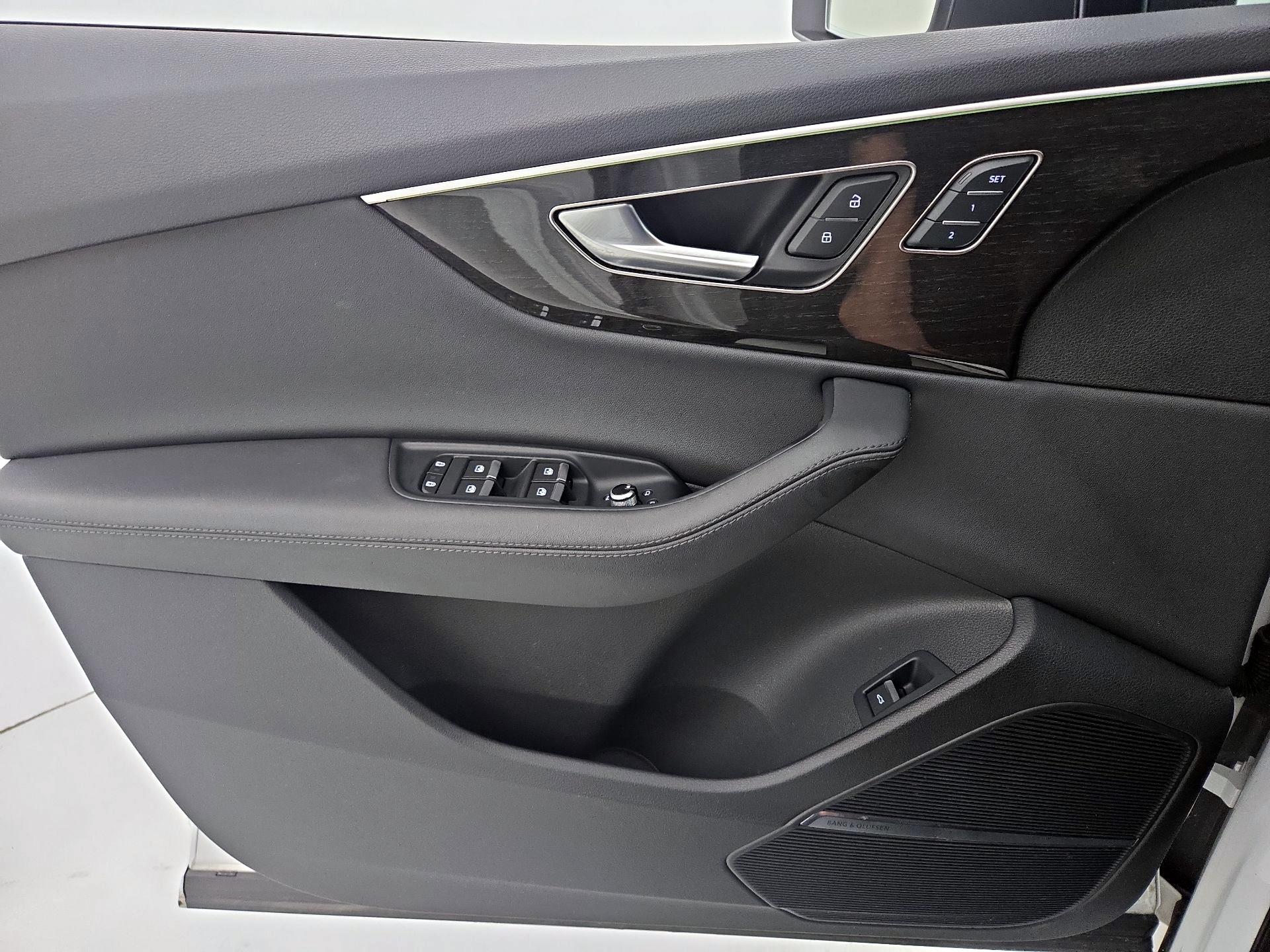 Thumbnail: 2024 Audi Q7 - 12