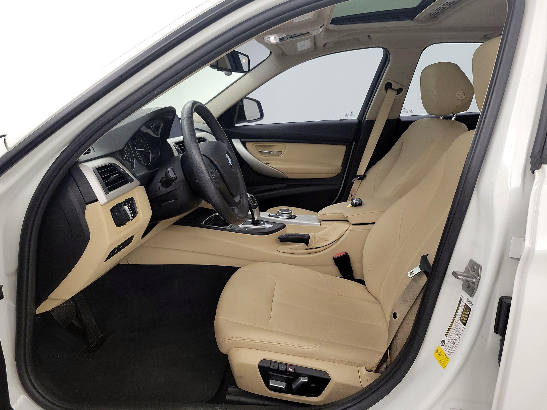 Thumbnail: 2018 BMW 3 Series - 11