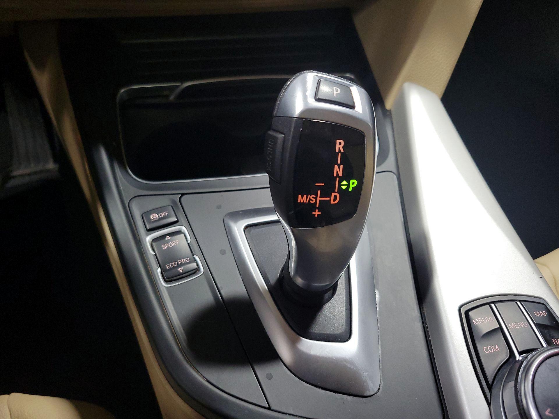 Thumbnail: 2018 BMW 3 Series - 17