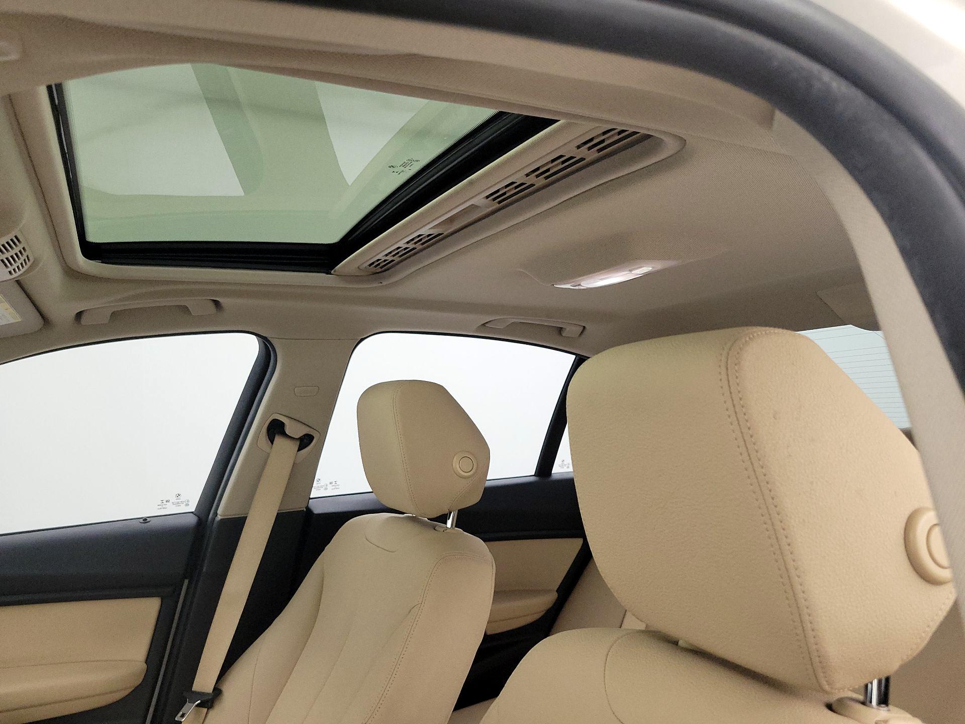 Thumbnail: 2018 BMW 3 Series - 18