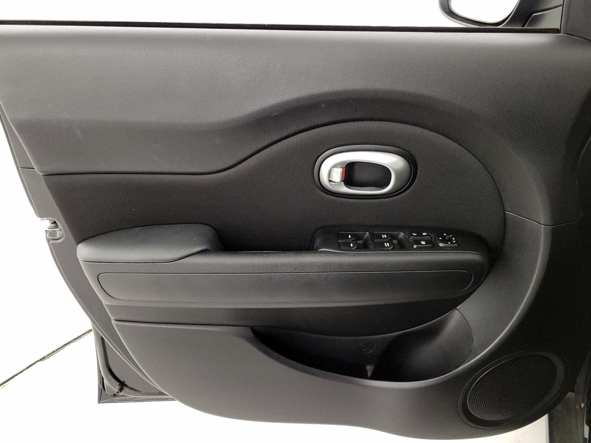 Thumbnail: 2015 Kia Soul - 12