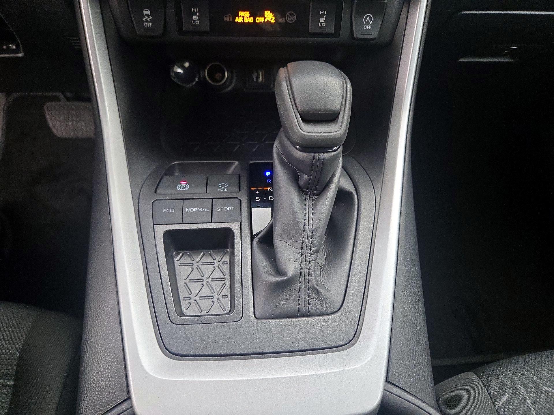 Thumbnail: 2025 Toyota RAV4 - 17