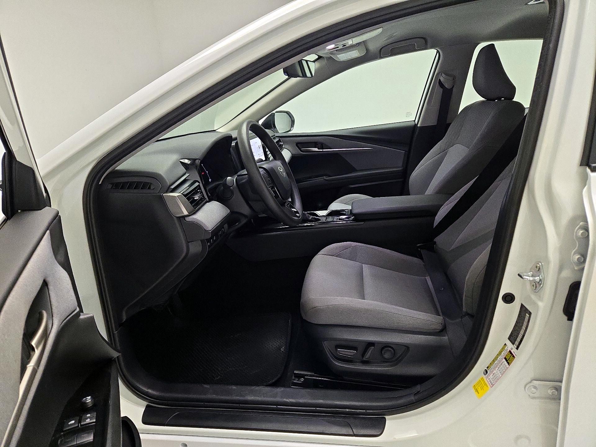 Thumbnail: 2025 Toyota Camry - 11