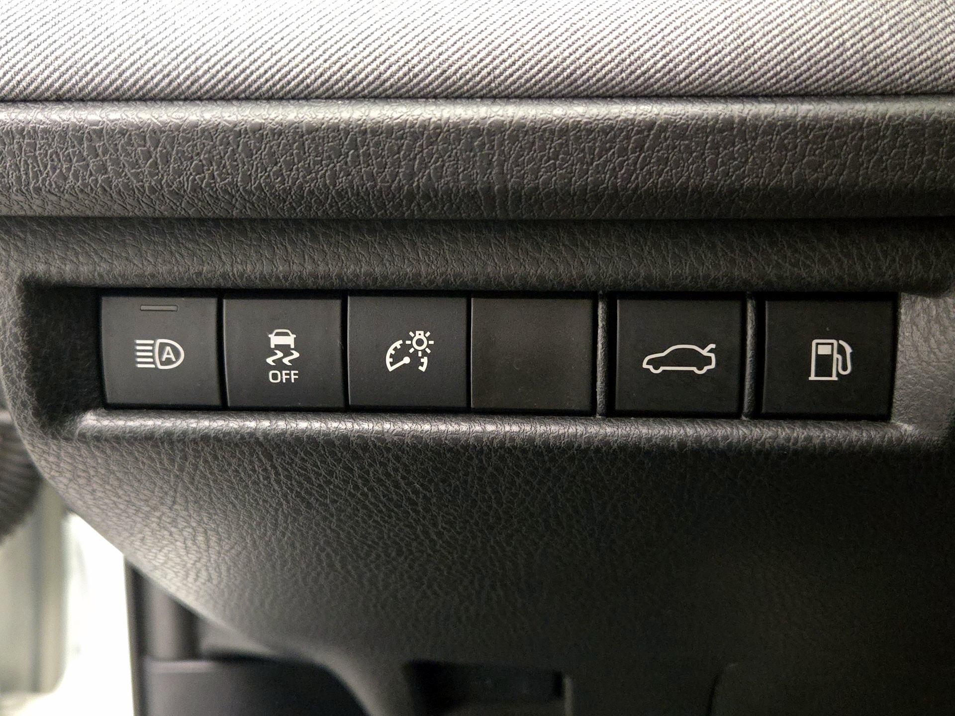 Thumbnail: 2025 Toyota Camry - 13