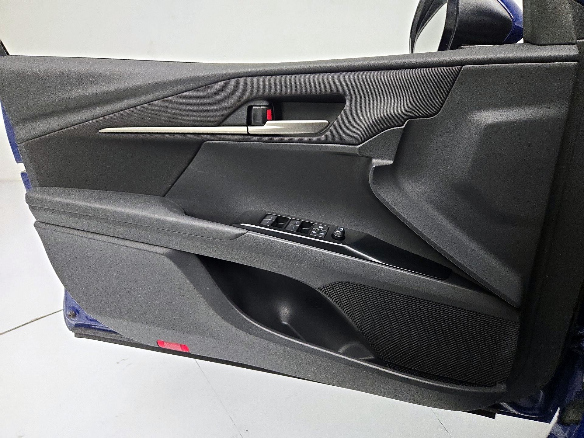 Thumbnail: 2025 Toyota Camry - 12