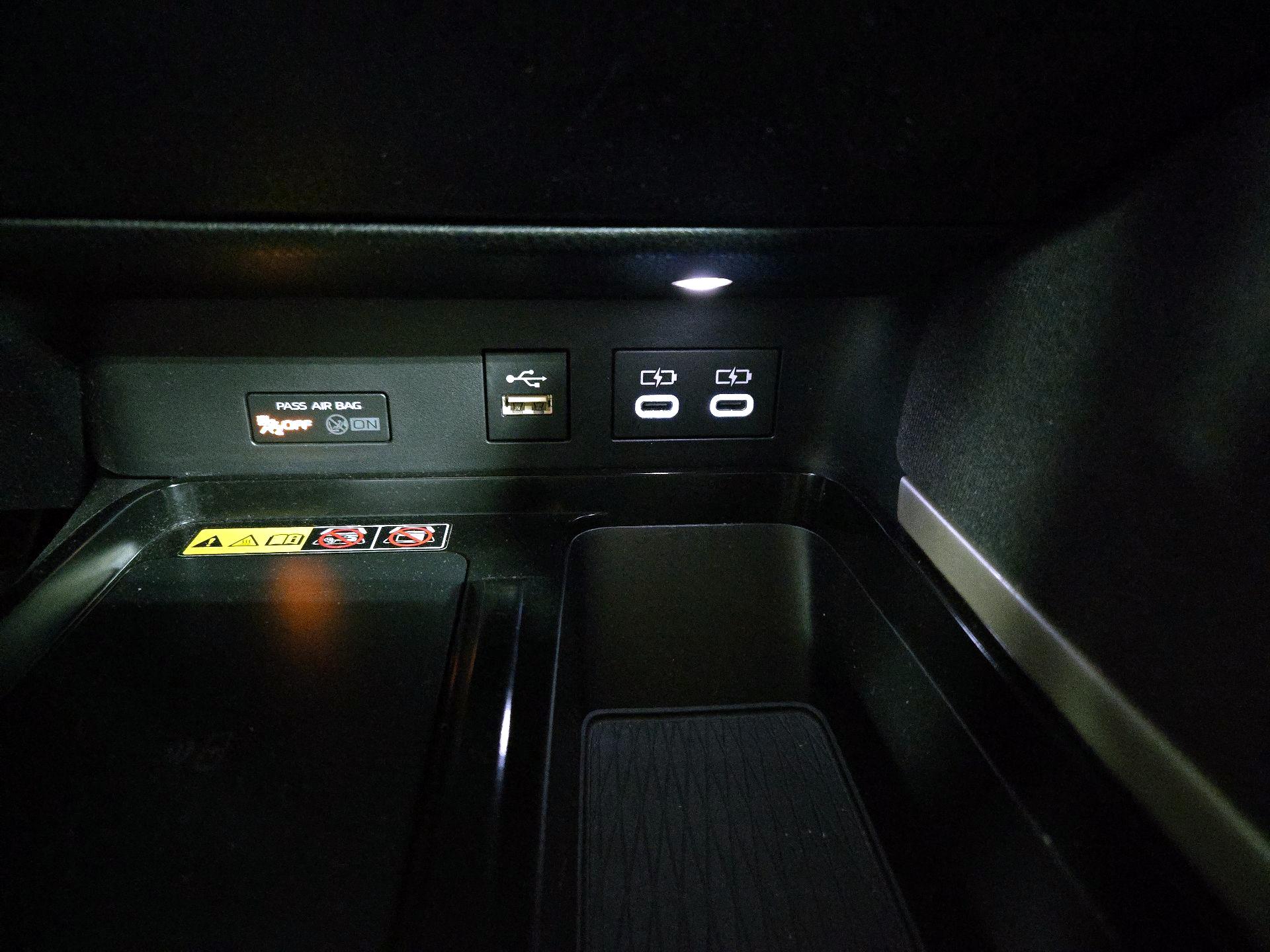 Thumbnail: 2025 Toyota Camry - 18