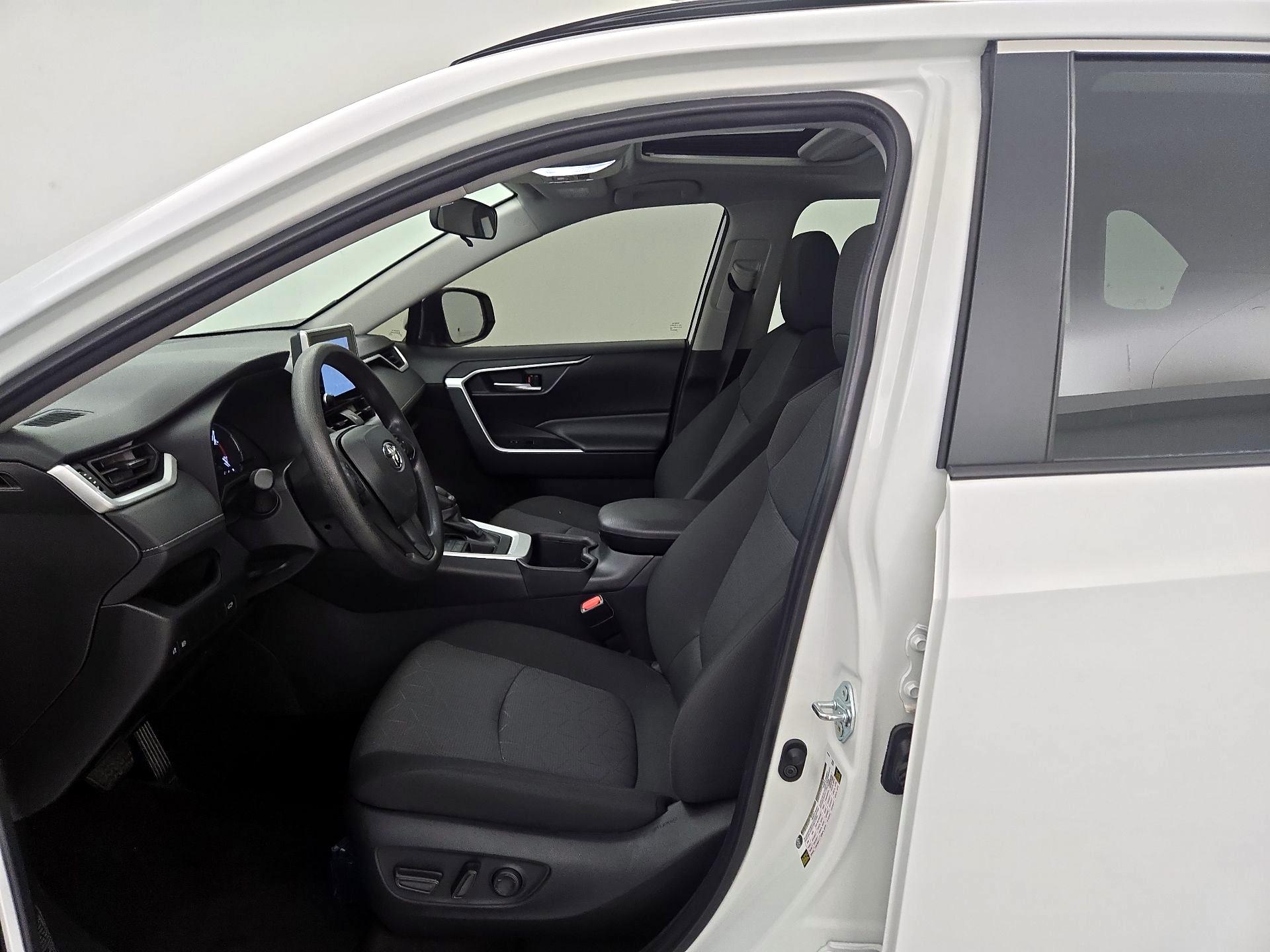 Thumbnail: 2025 Toyota RAV4 - 11