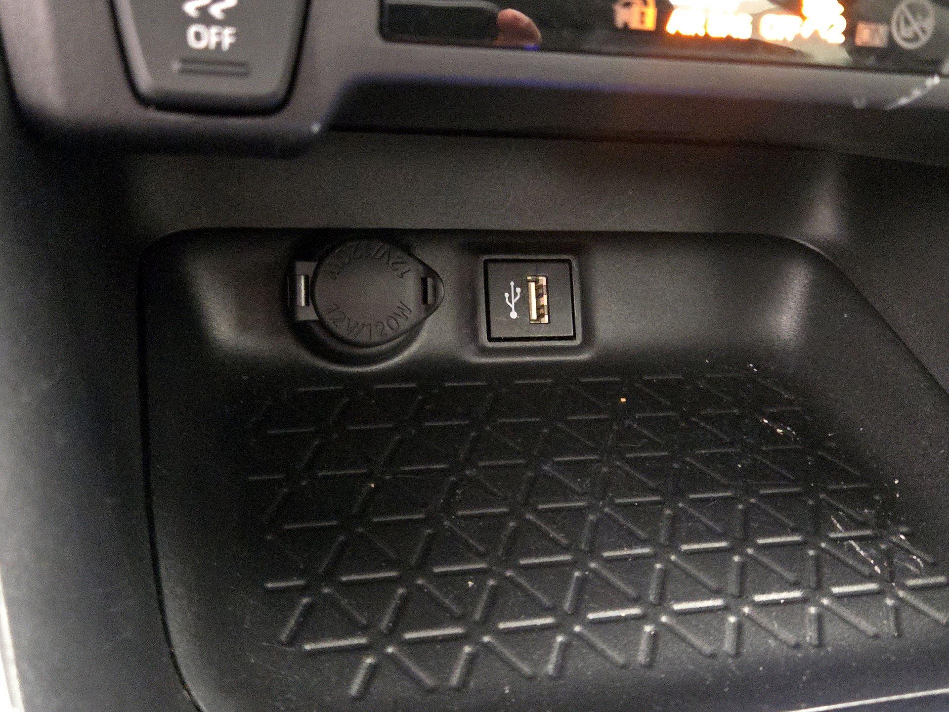 Thumbnail: 2025 Toyota RAV4 - 18