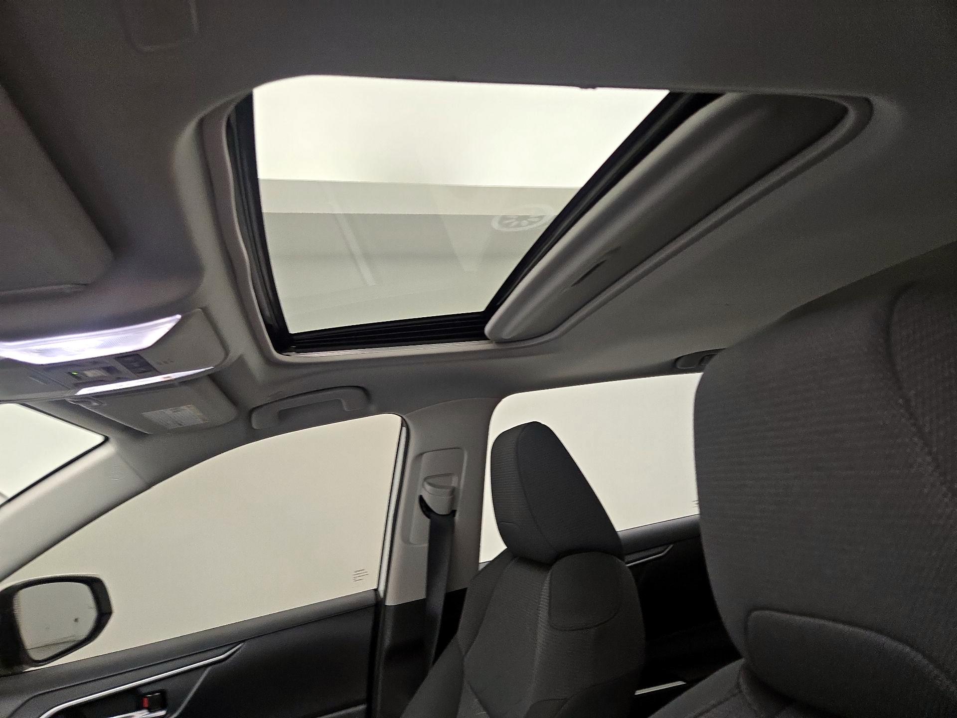 Thumbnail: 2025 Toyota RAV4 - 19