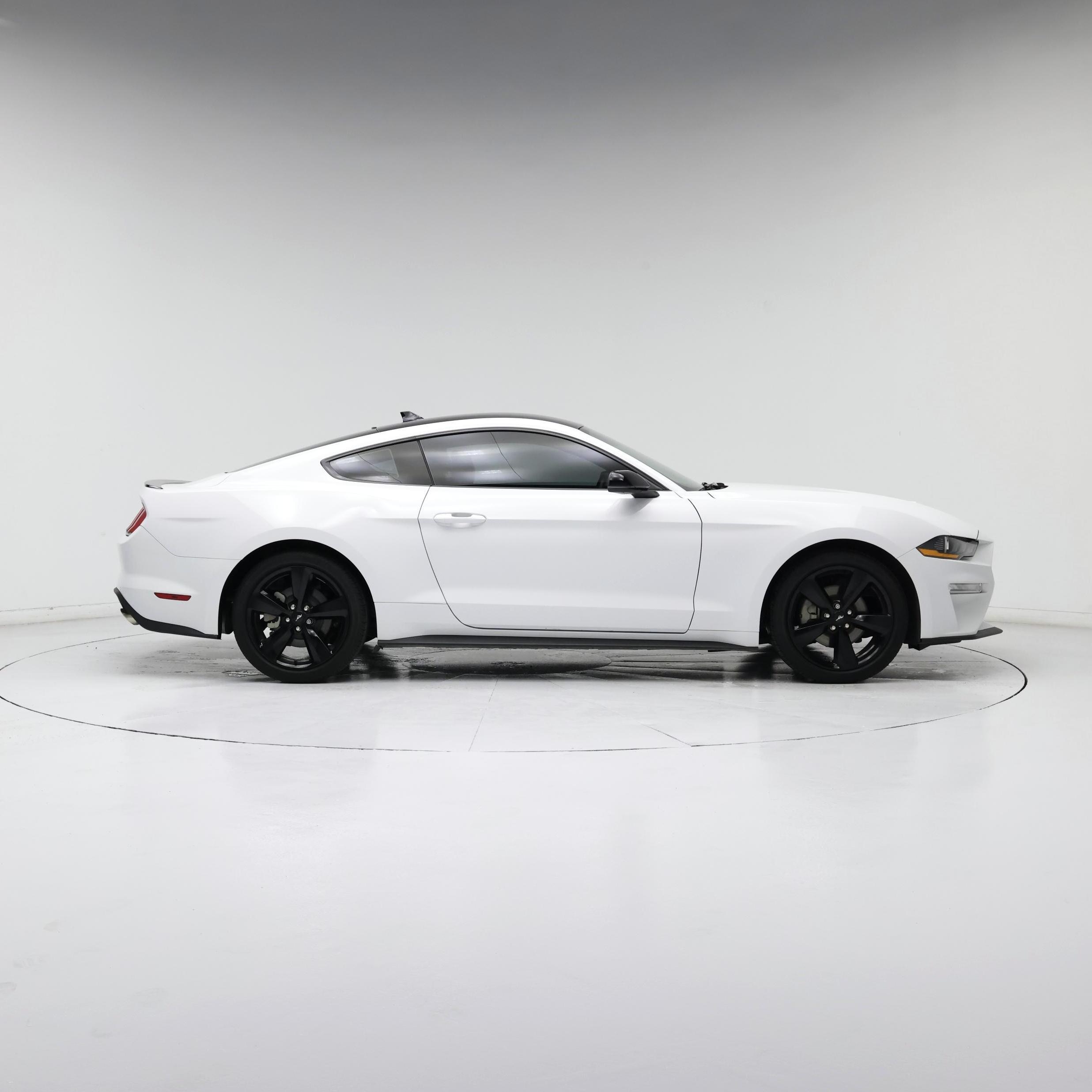 Thumbnail: 2022 Ford Mustang - 7