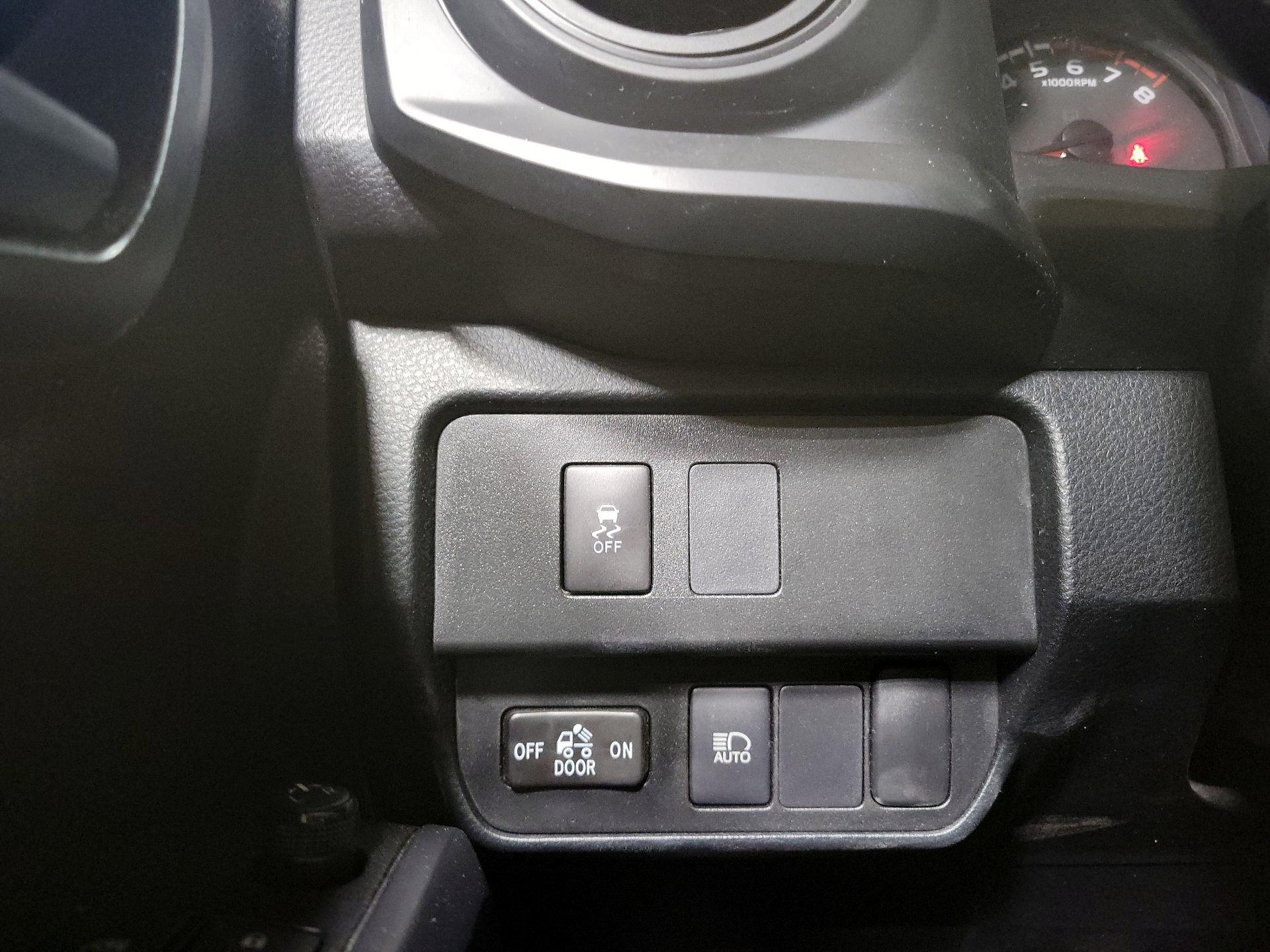 Thumbnail: 2022 Toyota Tacoma - 13