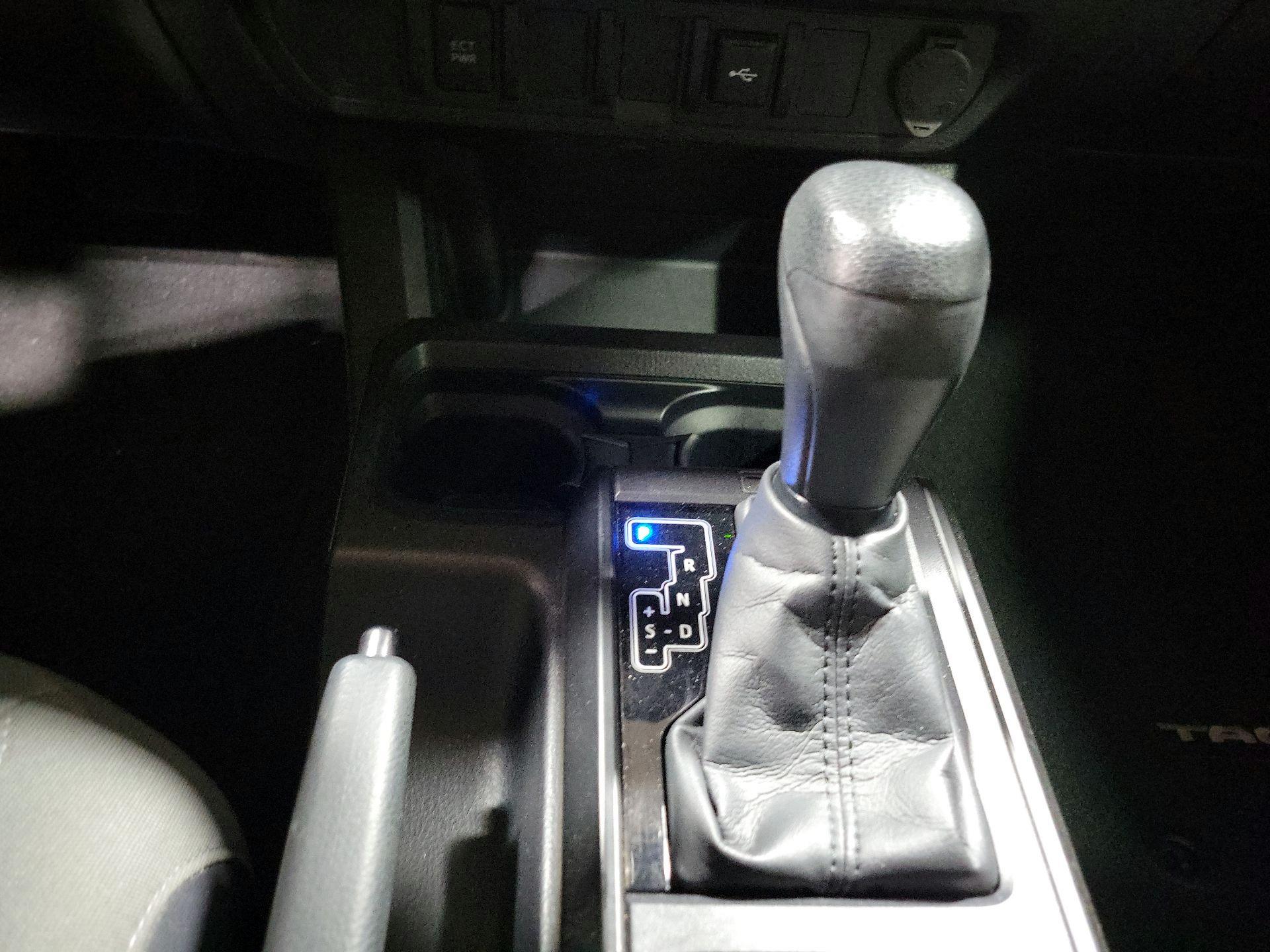 Thumbnail: 2022 Toyota Tacoma - 17