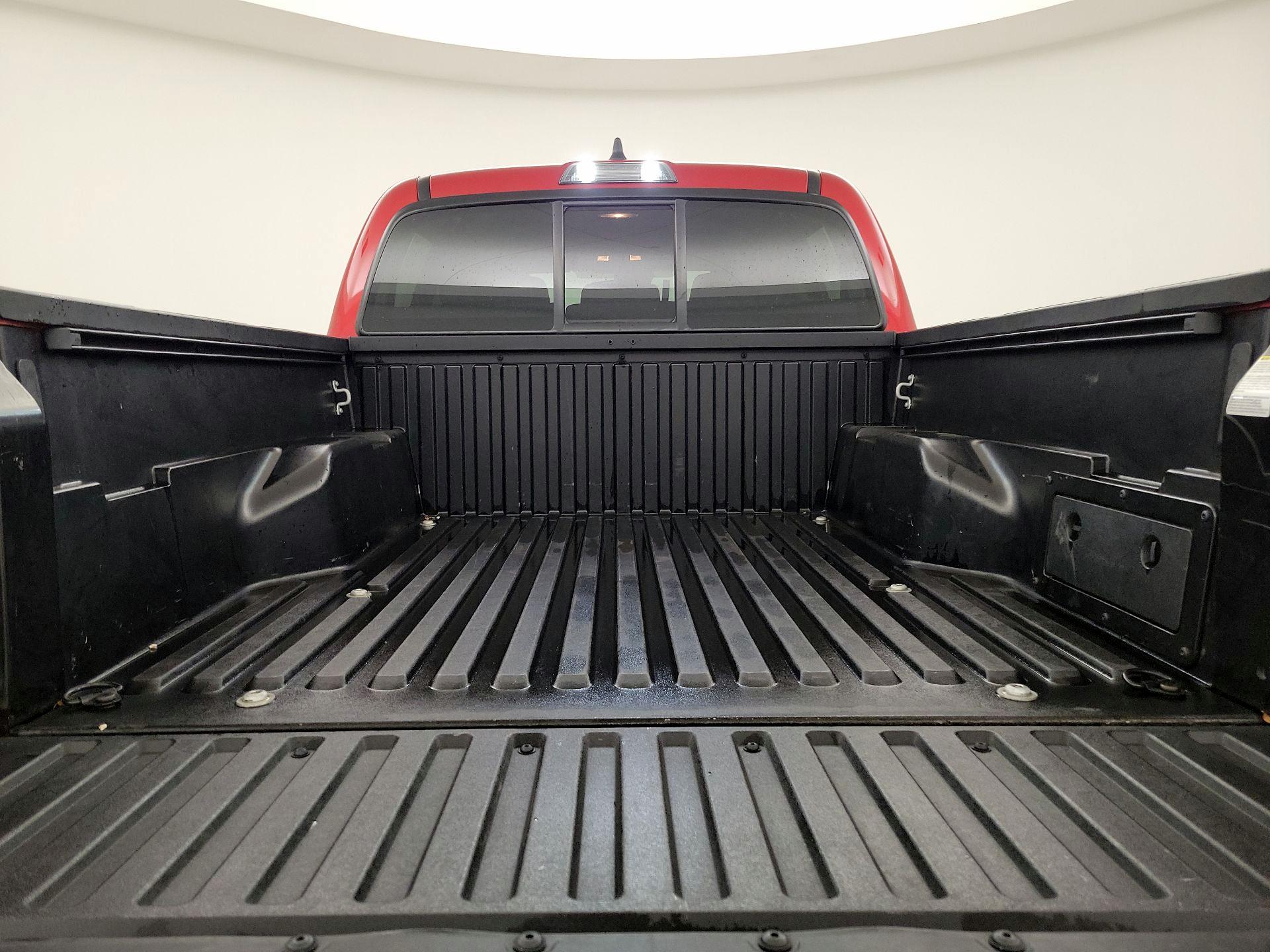 Thumbnail: 2022 Toyota Tacoma - 19