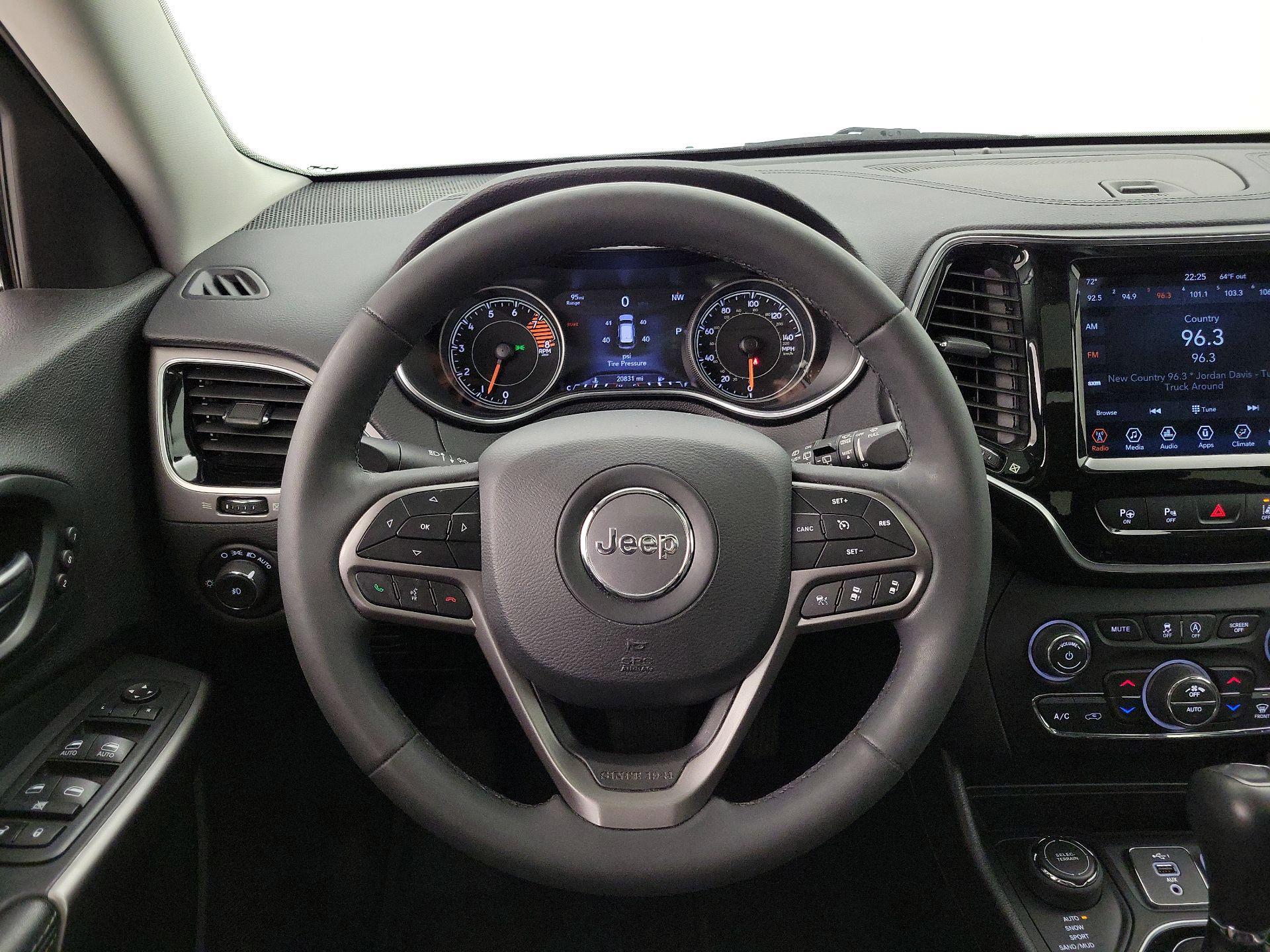 Thumbnail: 2021 Jeep Cherokee - 10