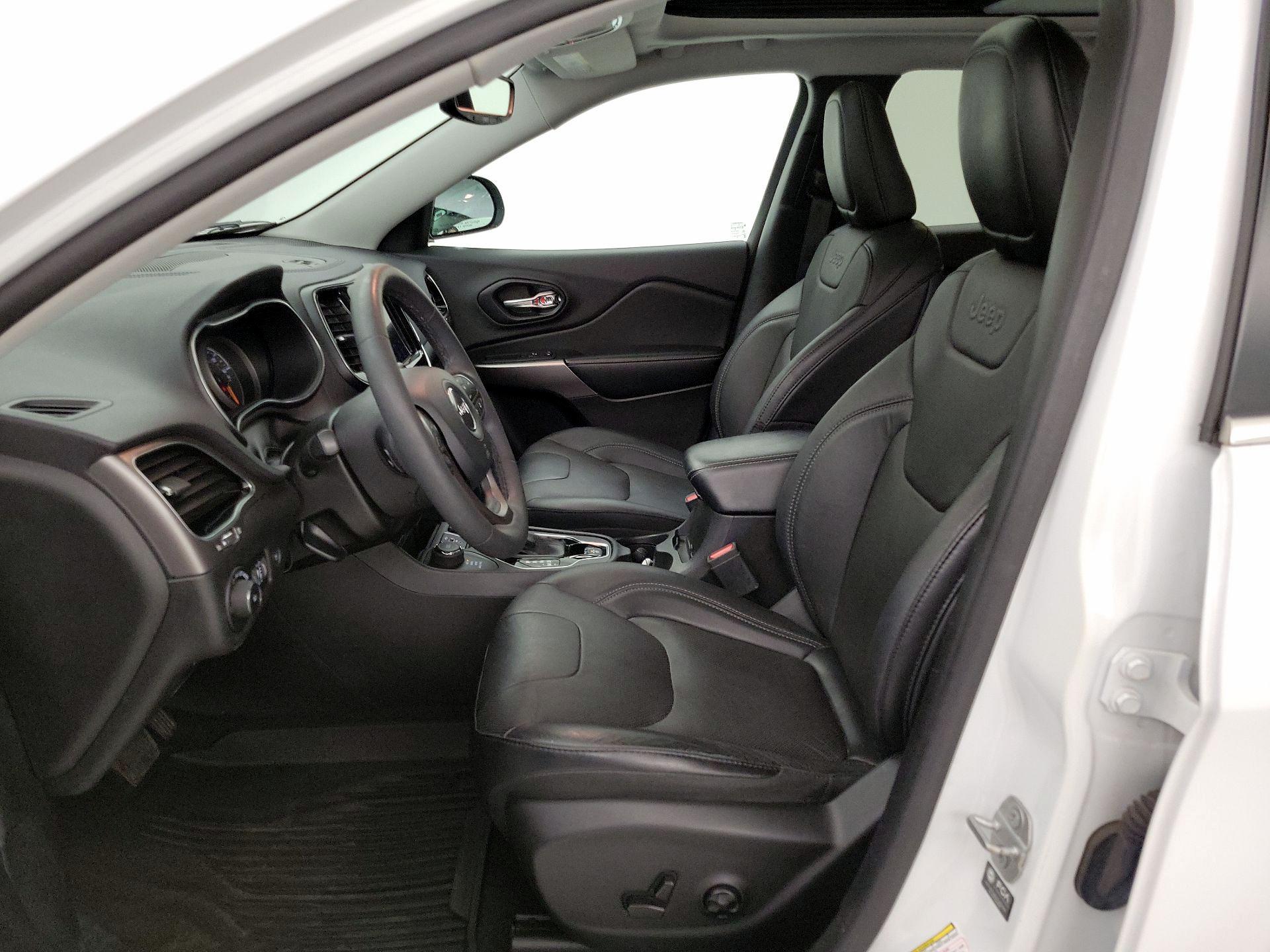 Thumbnail: 2021 Jeep Cherokee - 11