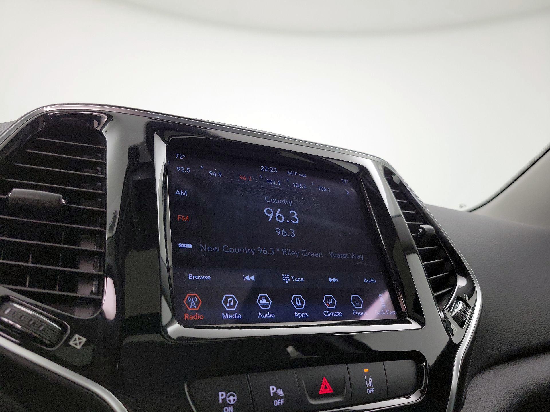 Thumbnail: 2021 Jeep Cherokee - 15