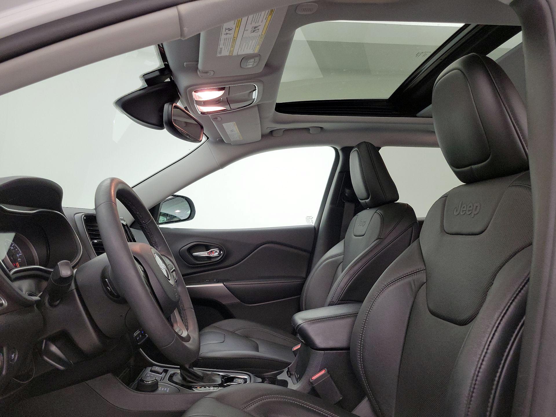 Thumbnail: 2021 Jeep Cherokee - 18