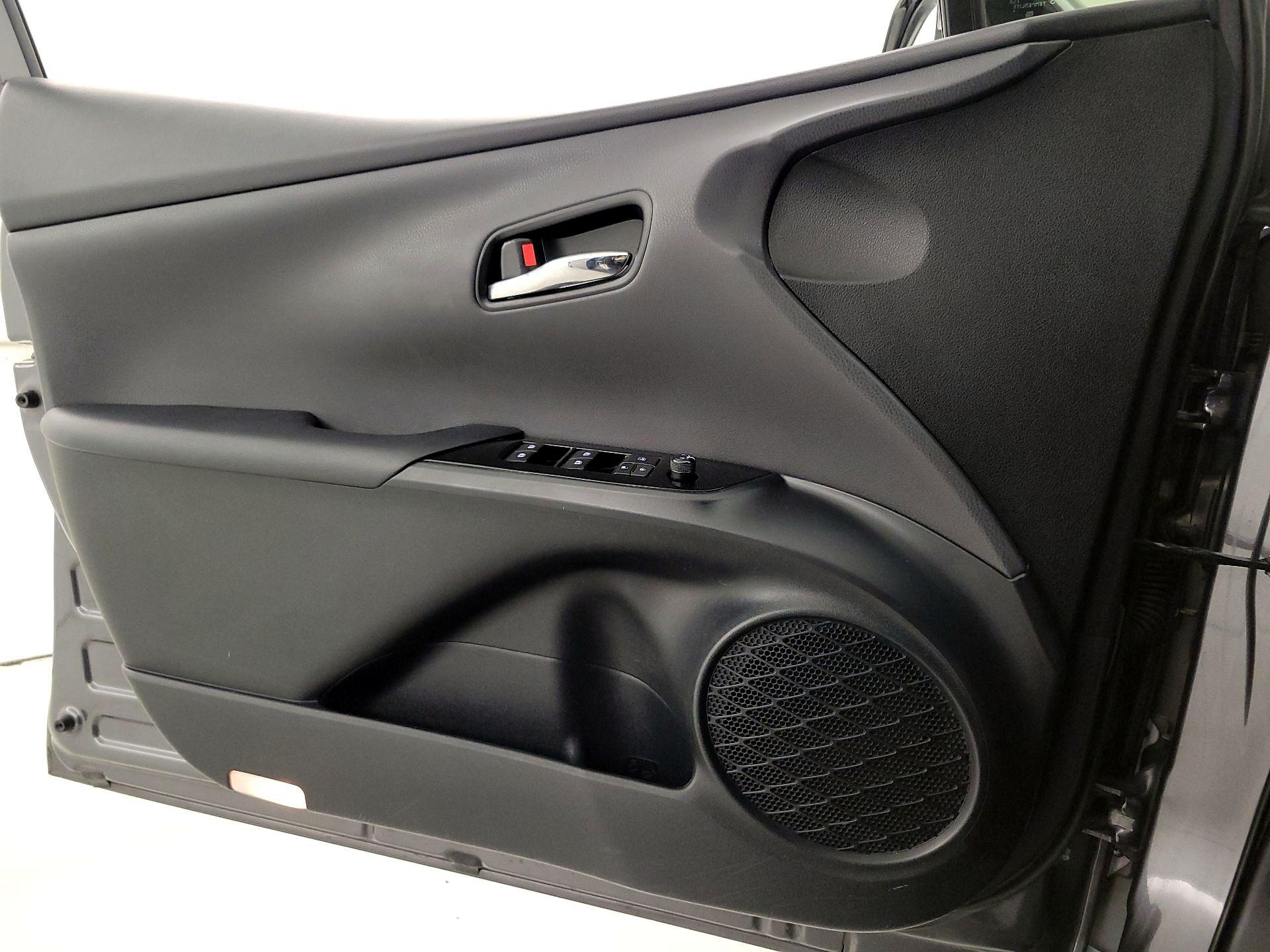 Thumbnail: 2017 Toyota Prius - 12