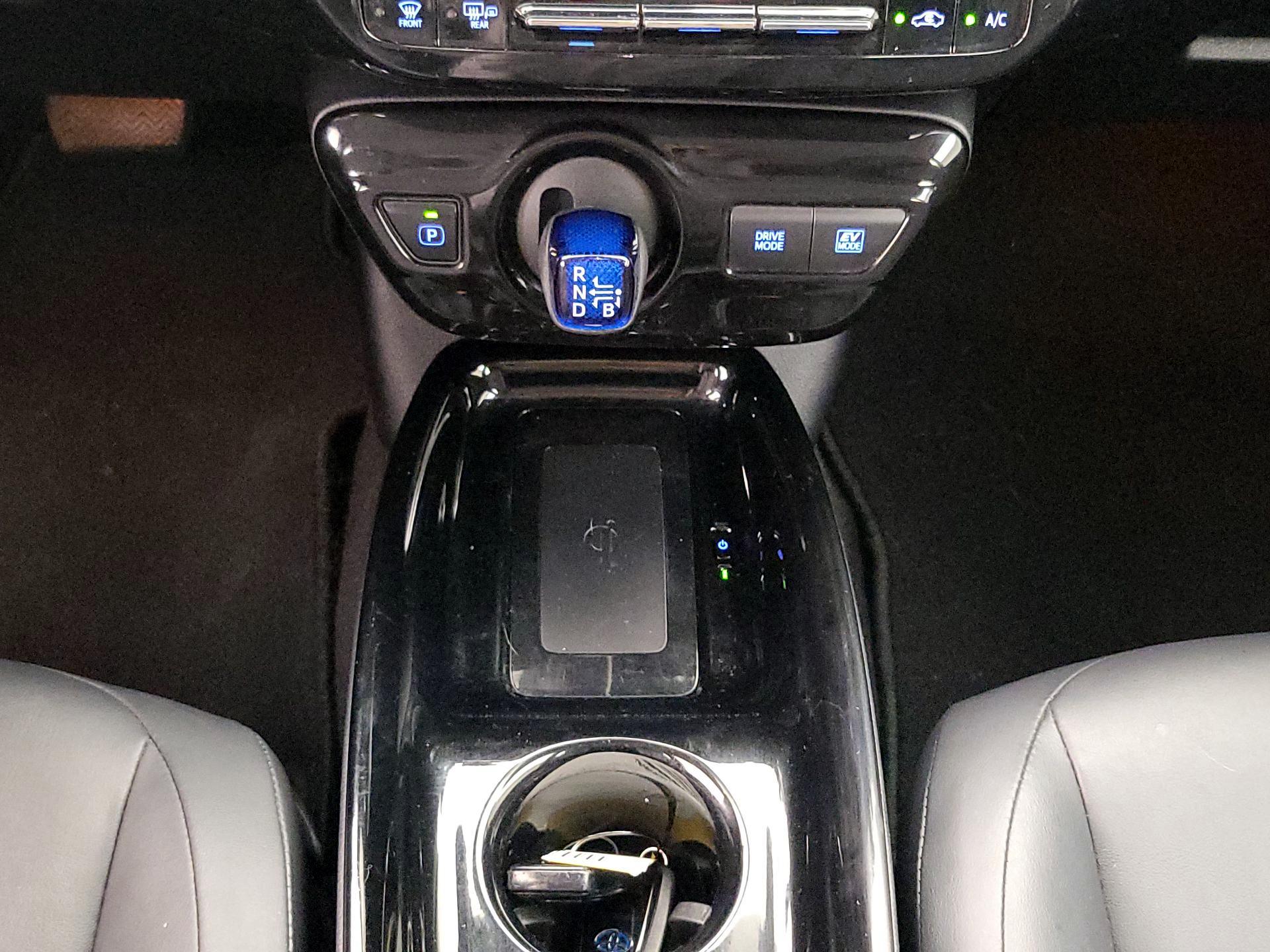 Thumbnail: 2017 Toyota Prius - 18