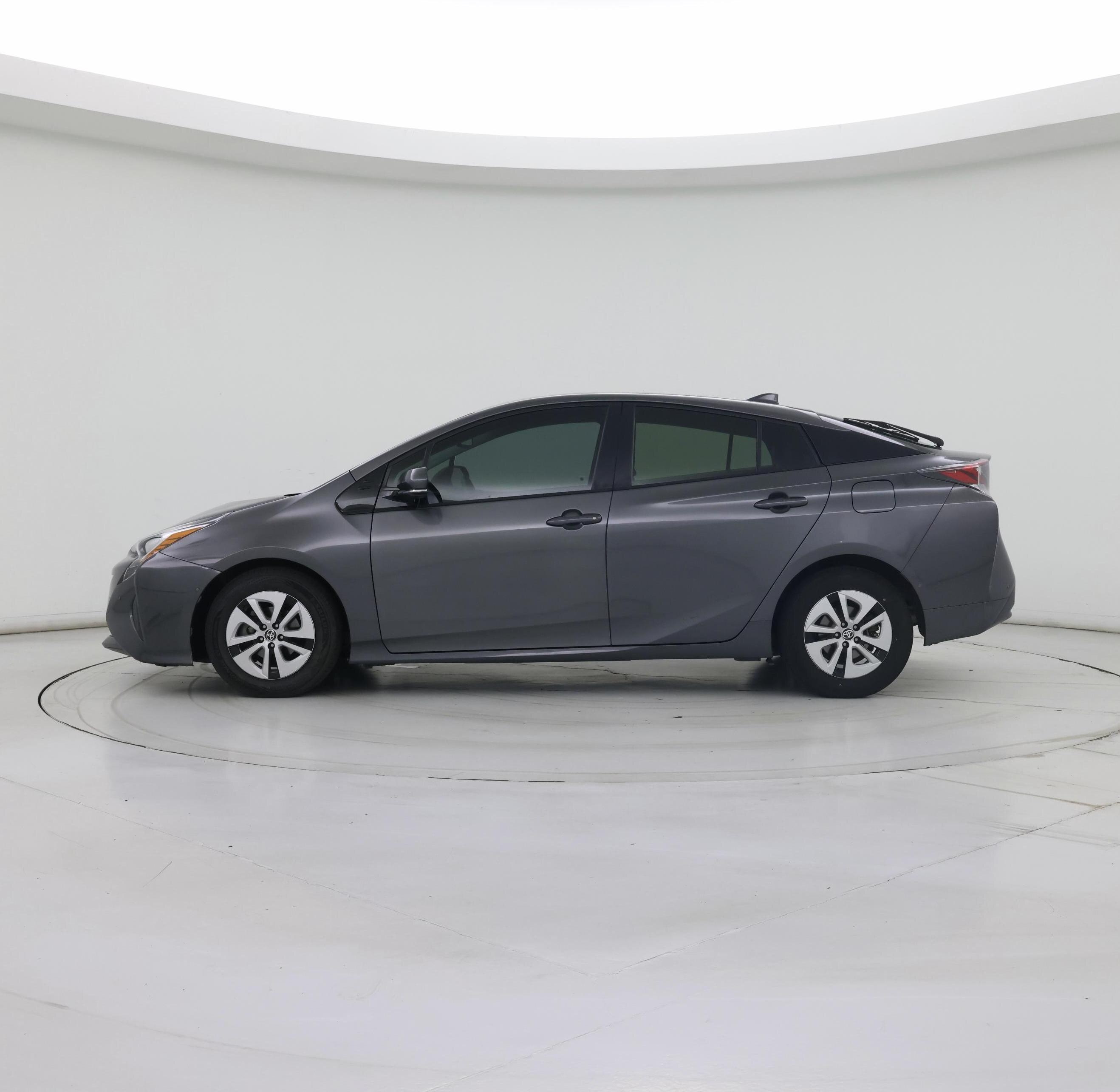 Thumbnail: 2017 Toyota Prius - 3