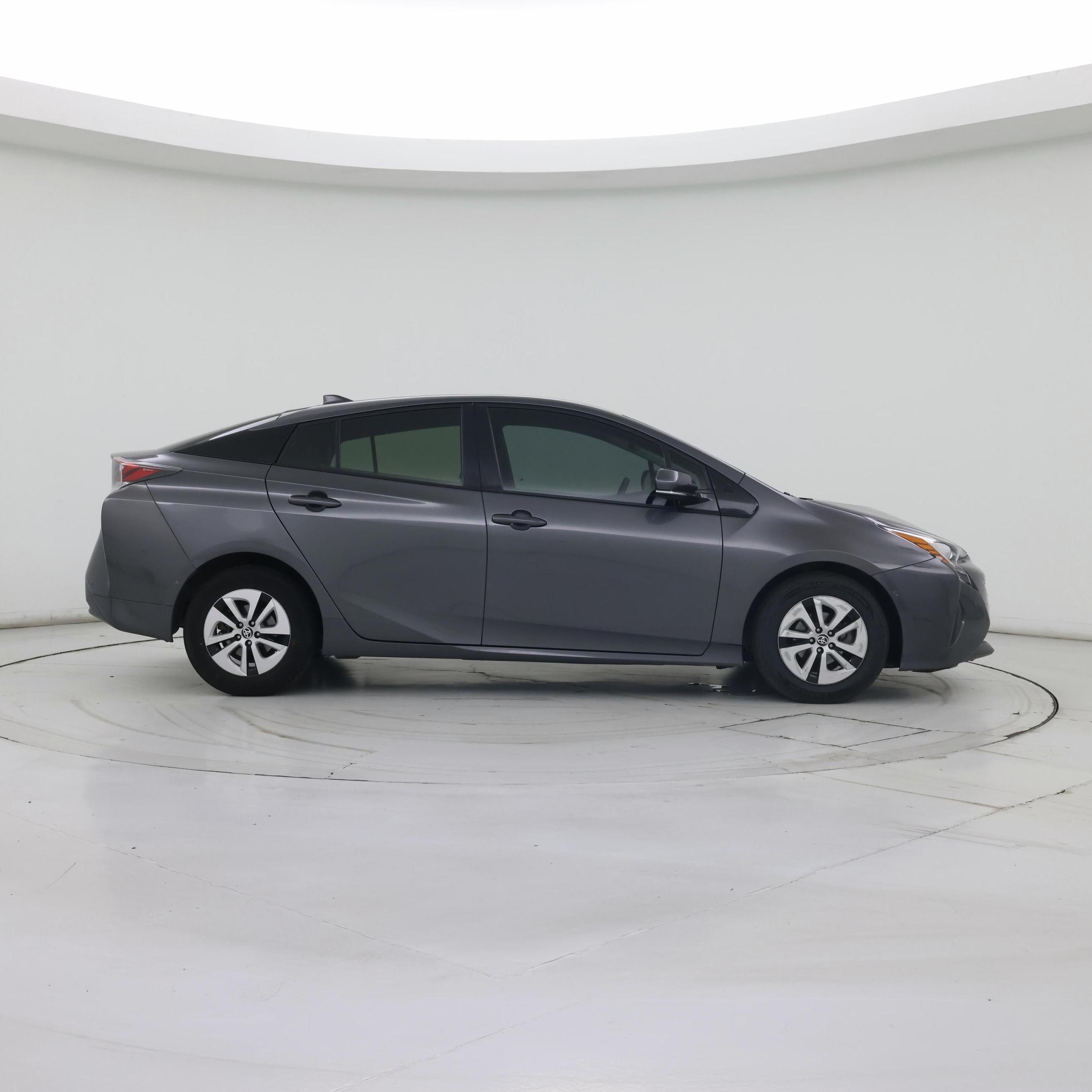 Thumbnail: 2017 Toyota Prius - 7