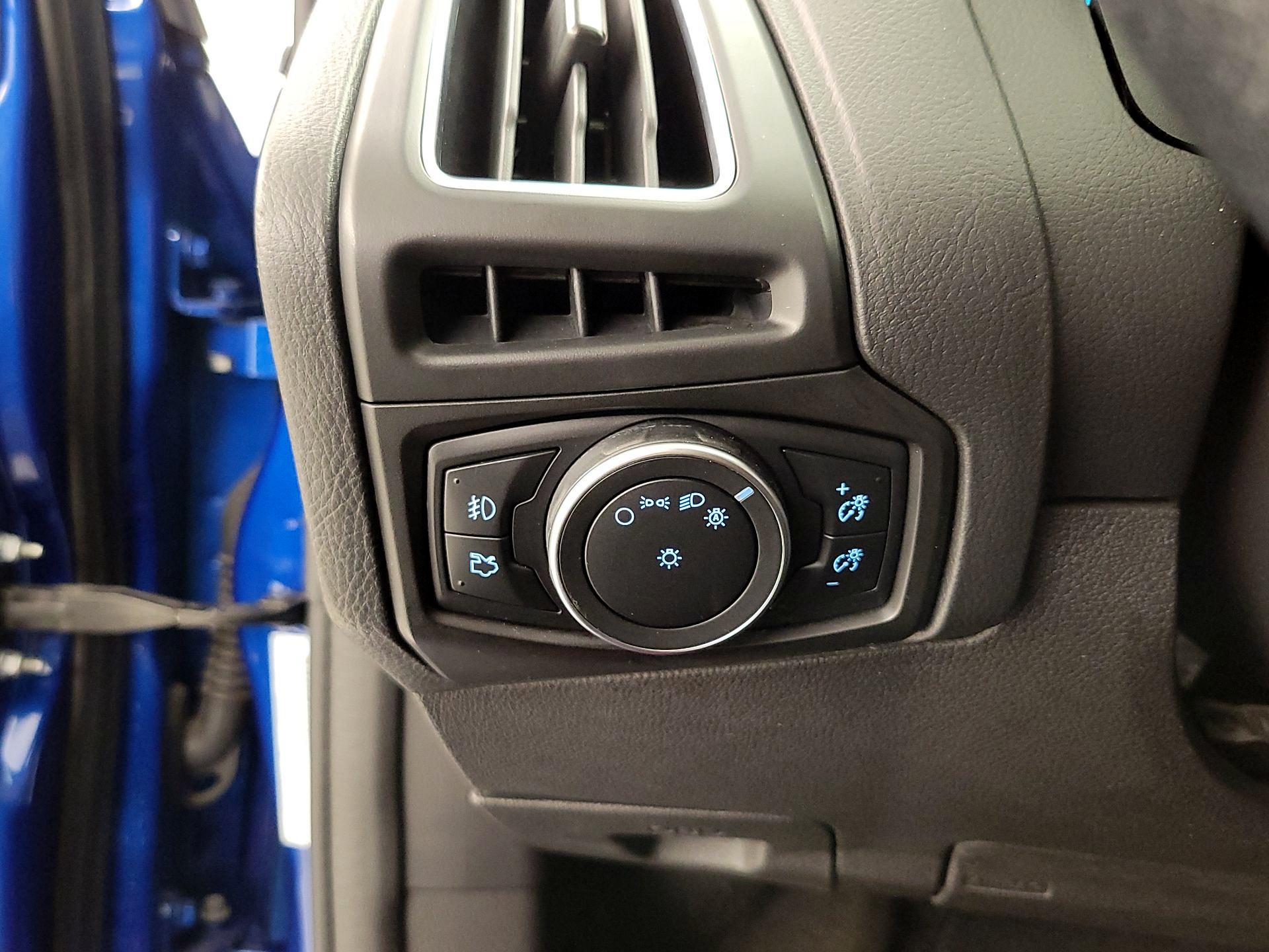 Thumbnail: 2018 Ford Focus - 13