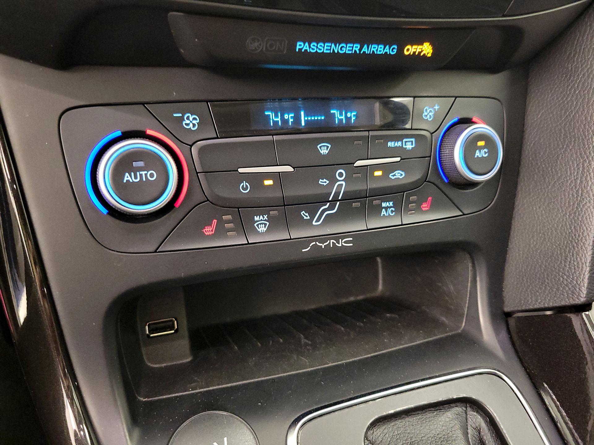 Thumbnail: 2018 Ford Focus - 17