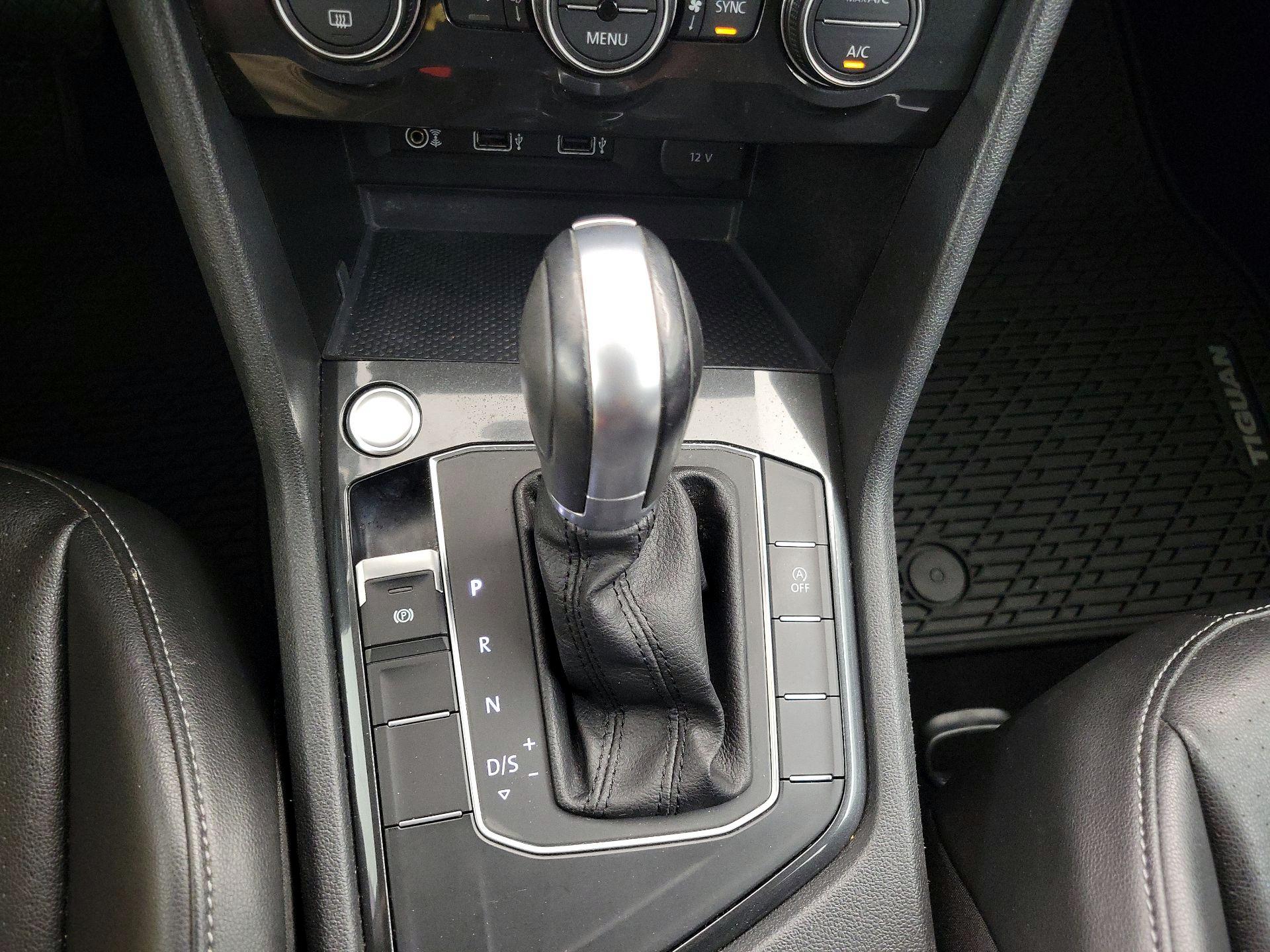 Thumbnail: 2018 Volkswagen Tiguan - 17