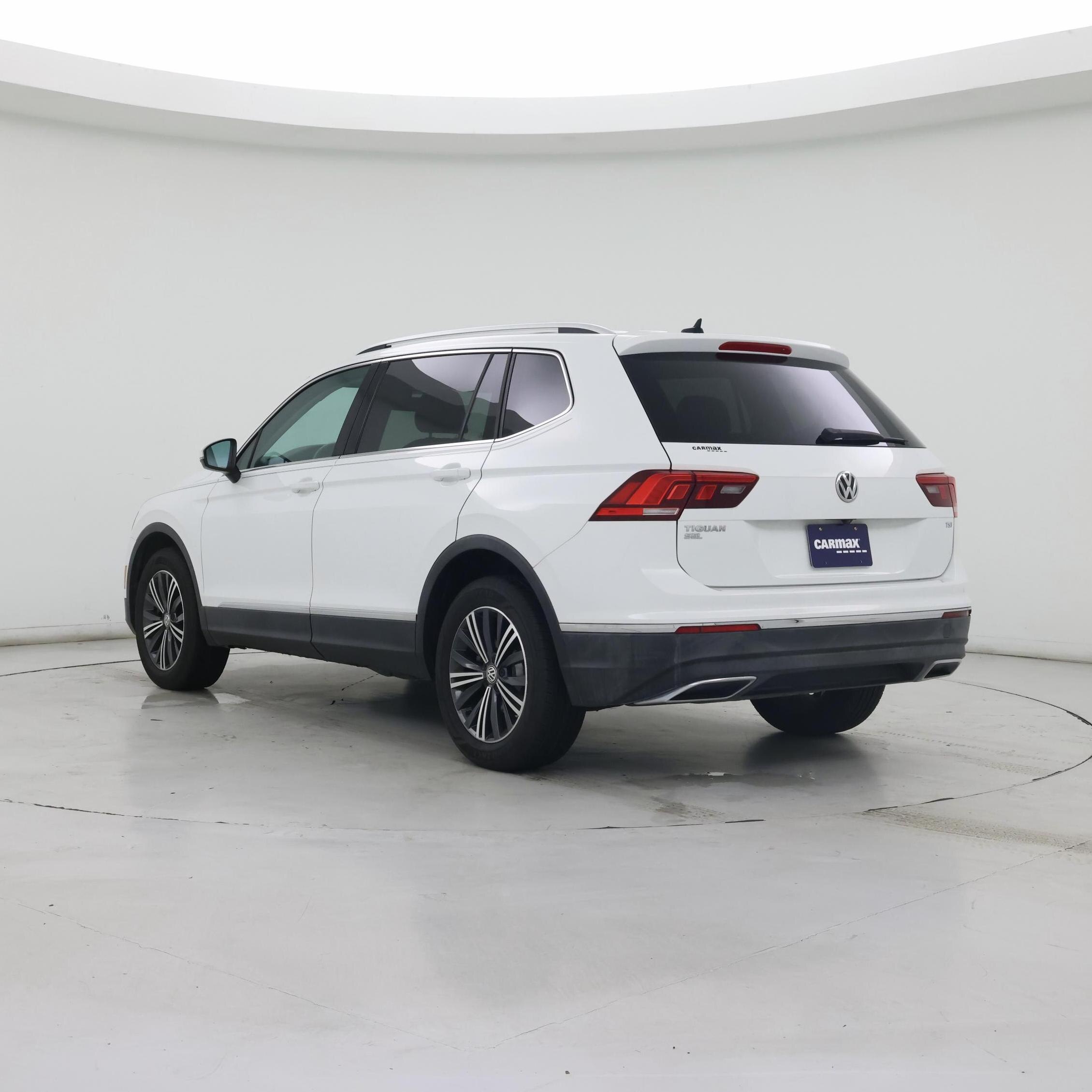 Thumbnail: 2018 Volkswagen Tiguan - 2