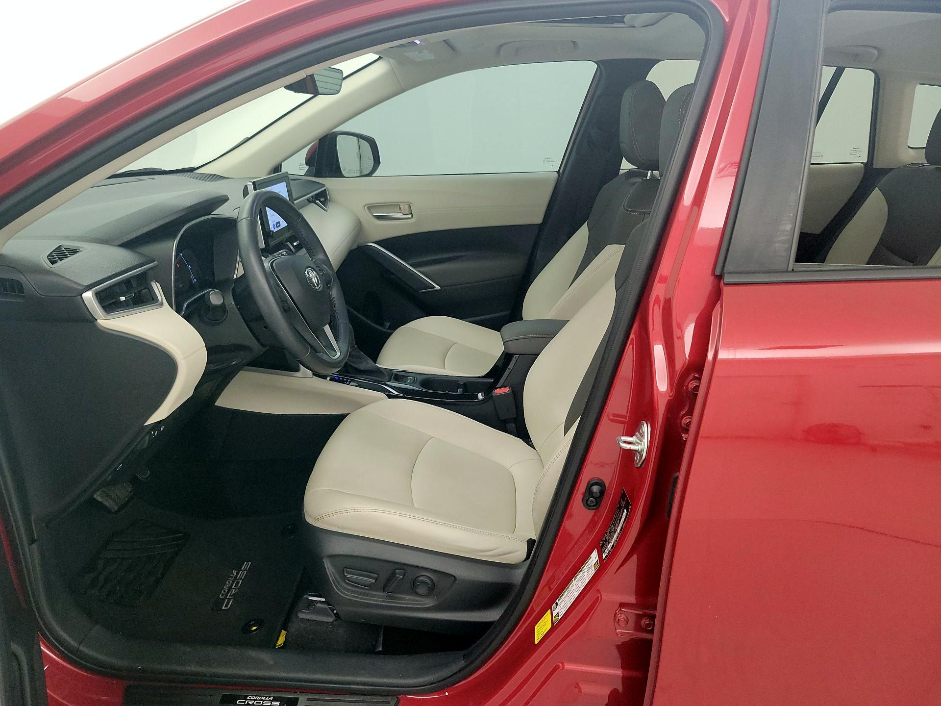 Thumbnail: 2023 Toyota Corolla Cross - 11