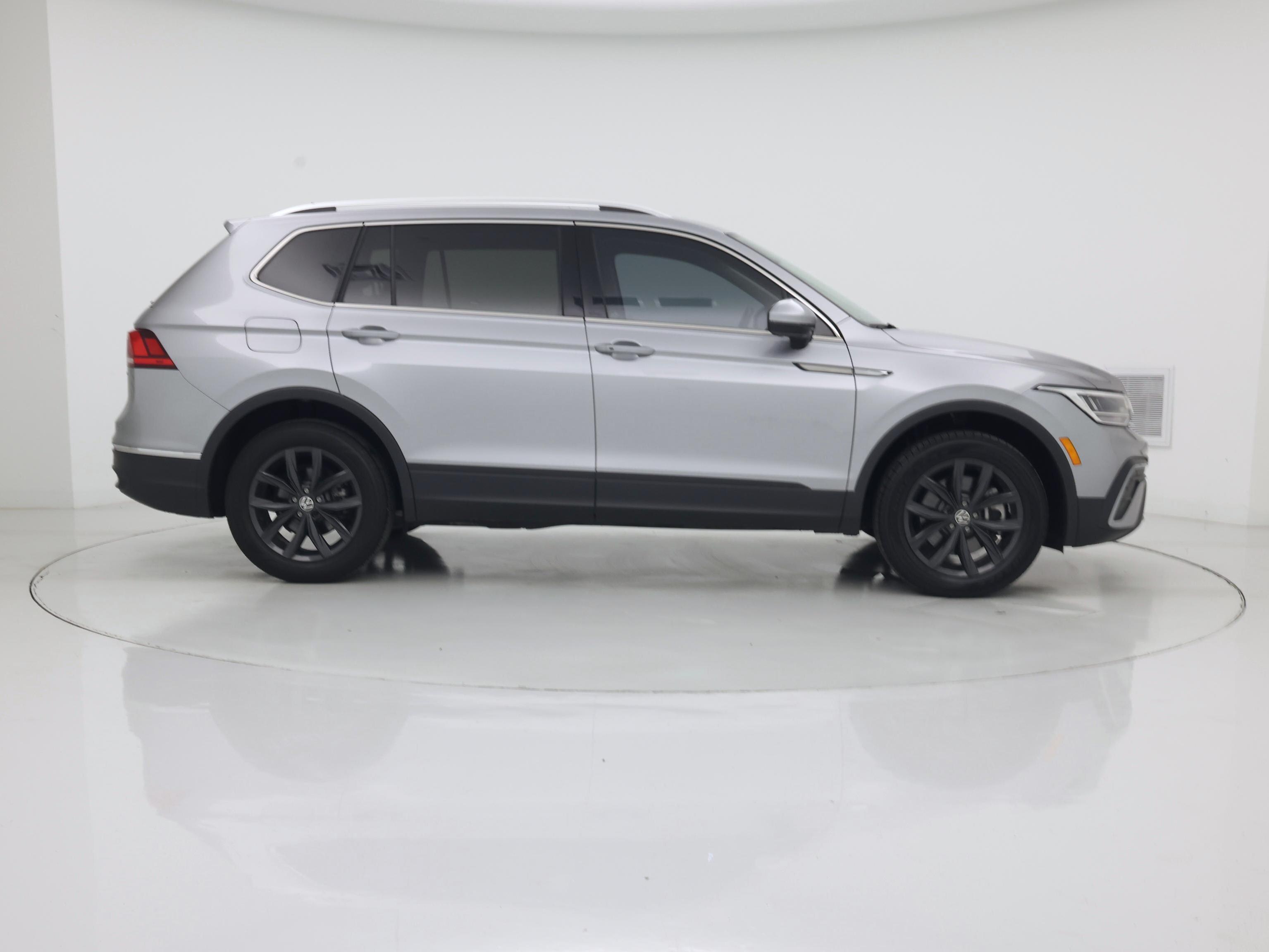 Thumbnail: 2024 Volkswagen Tiguan - 7