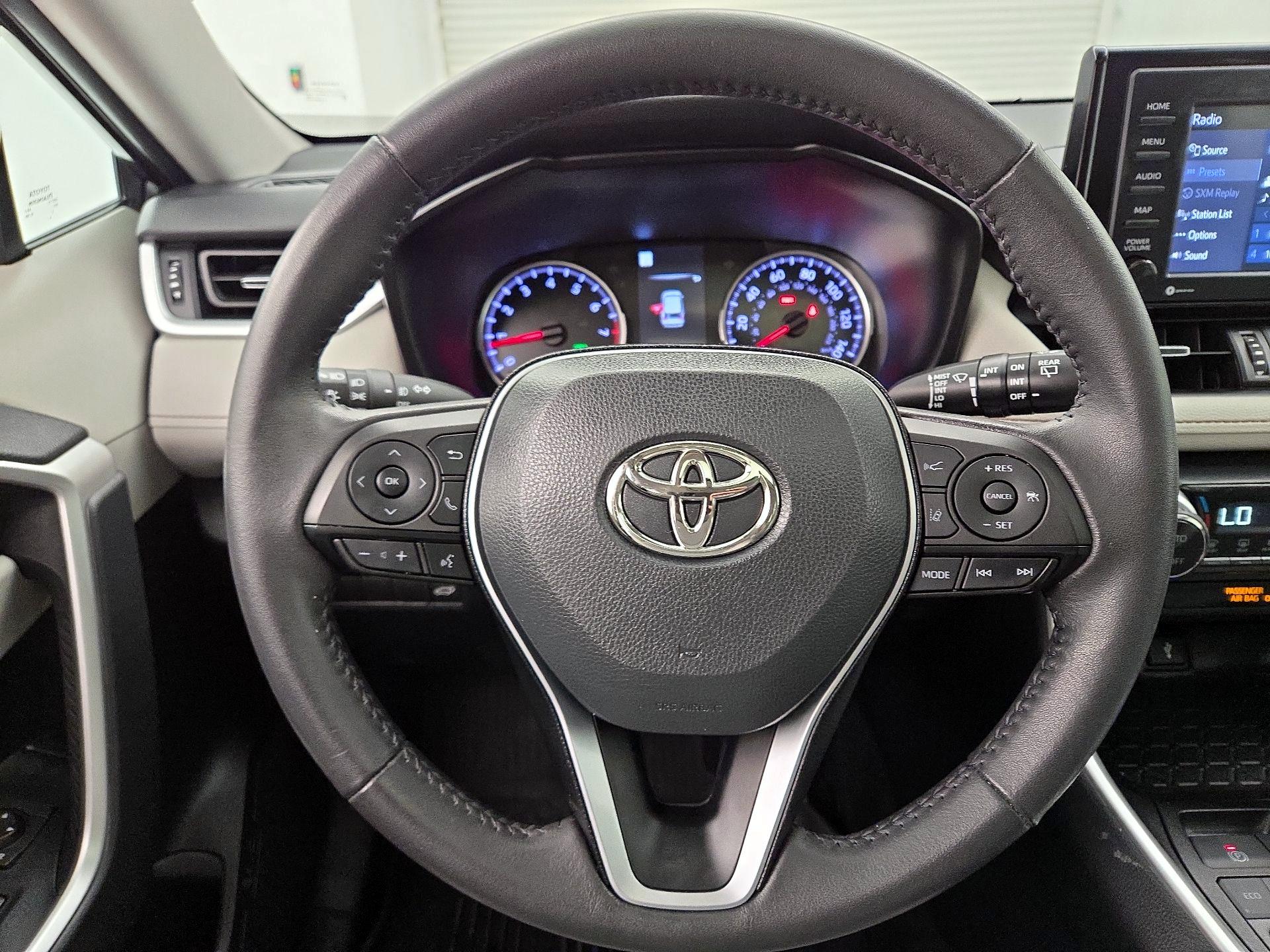 Thumbnail: 2022 Toyota RAV4 - 10