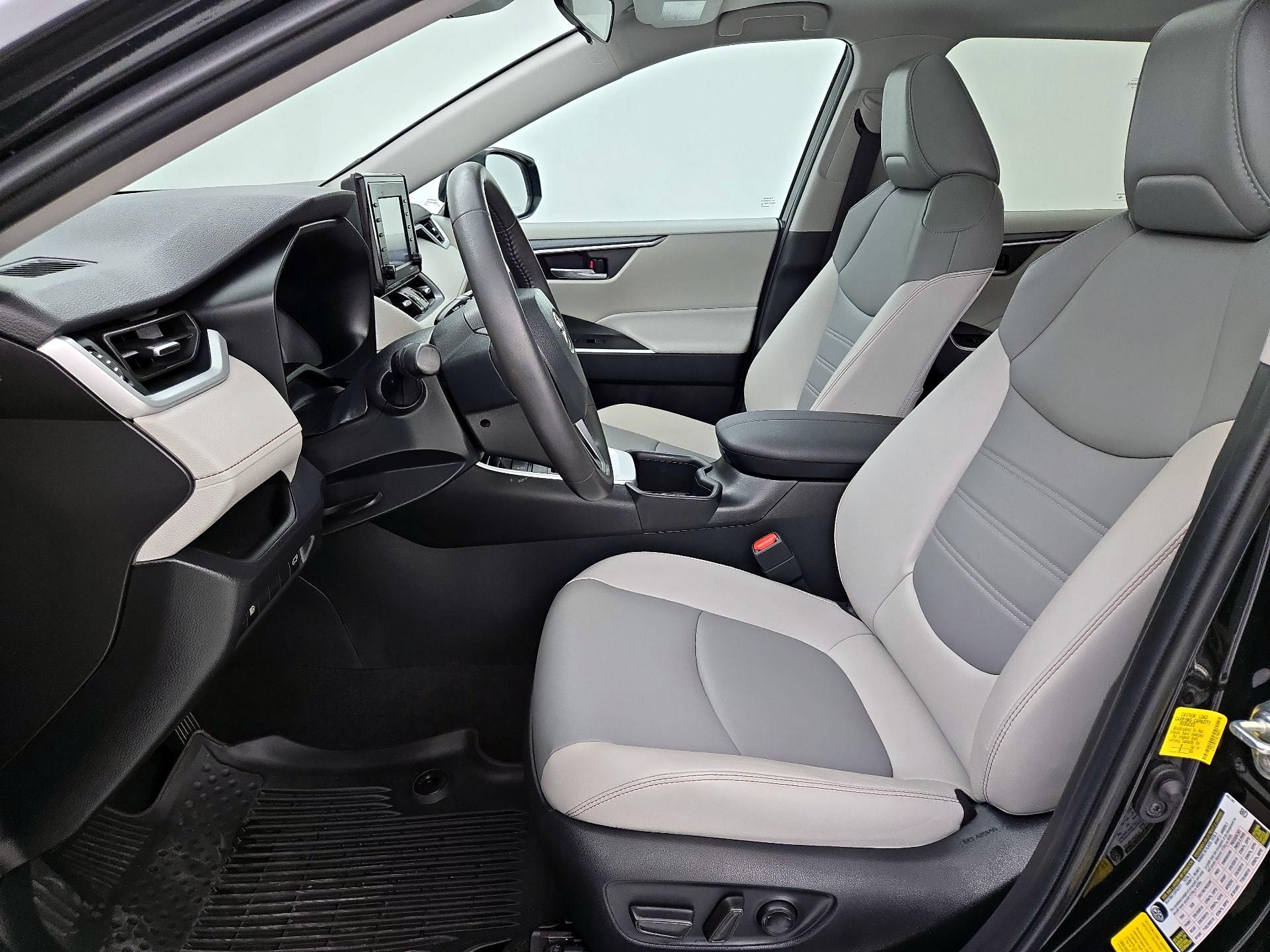 Thumbnail: 2022 Toyota RAV4 - 11