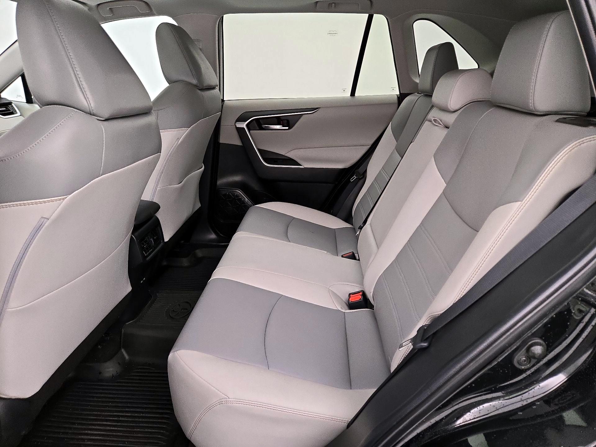 Thumbnail: 2022 Toyota RAV4 - 19